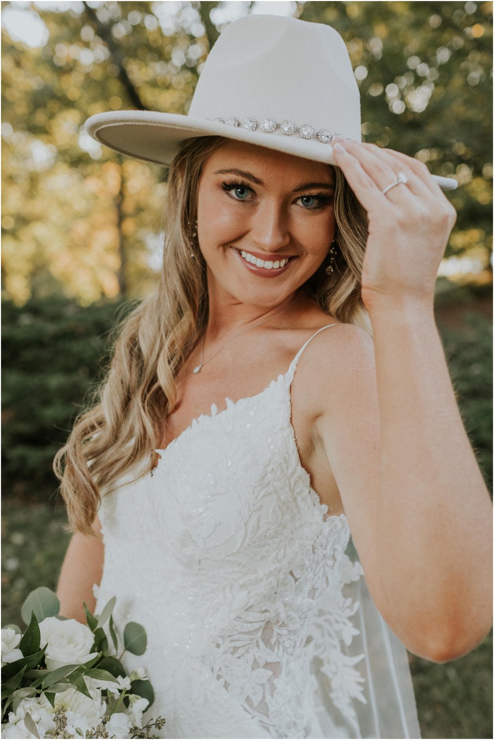 the-lake-house-venue-piney-flats-tennessee-tn-boone-lake-wedding-venue-east-johnson-city-bristol-kingsport-outdoor-adventurous-bridal-session-boho-cape-gown-dress-katy-sergent-photography_0017.jpg