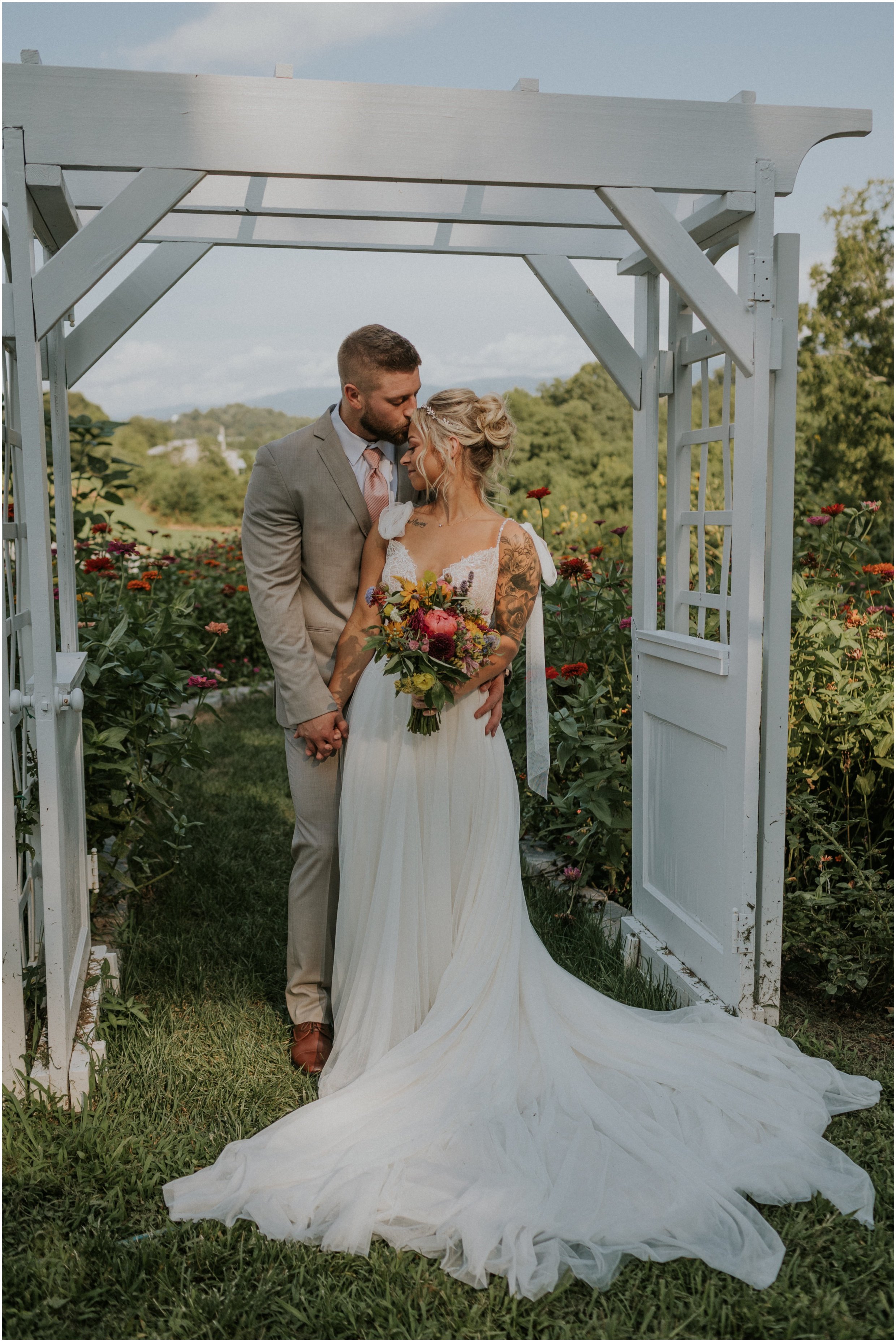 greenwood-oaks-farm-venue-greeneville-afton-limestone-tennessee-wedding-styled-boho-summer-rustic-katy-sergent-photography_0028.jpg