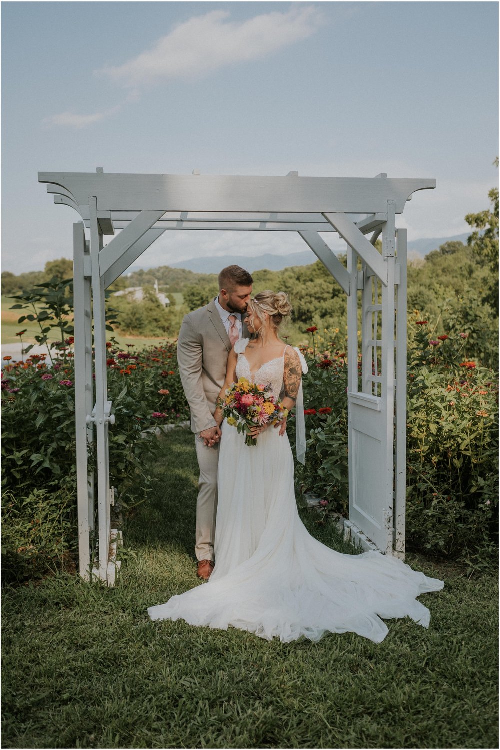 greenwood-oaks-farm-venue-greeneville-afton-limestone-tennessee-wedding-styled-boho-summer-rustic-katy-sergent-photography_0029.jpg