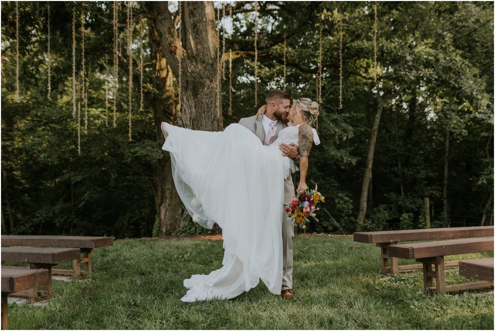 greenwood-oaks-farm-venue-greeneville-afton-limestone-tennessee-wedding-styled-boho-summer-rustic-katy-sergent-photography_0038.jpg