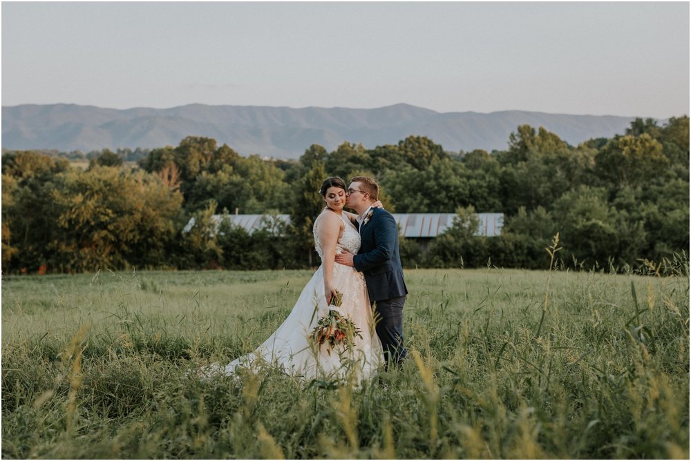 greenwood-oaks-farm-venue-greeneville-afton-limestone-tennessee-wedding-styled-boho-summer-rustic-katy-sergent-photography_0147.jpg