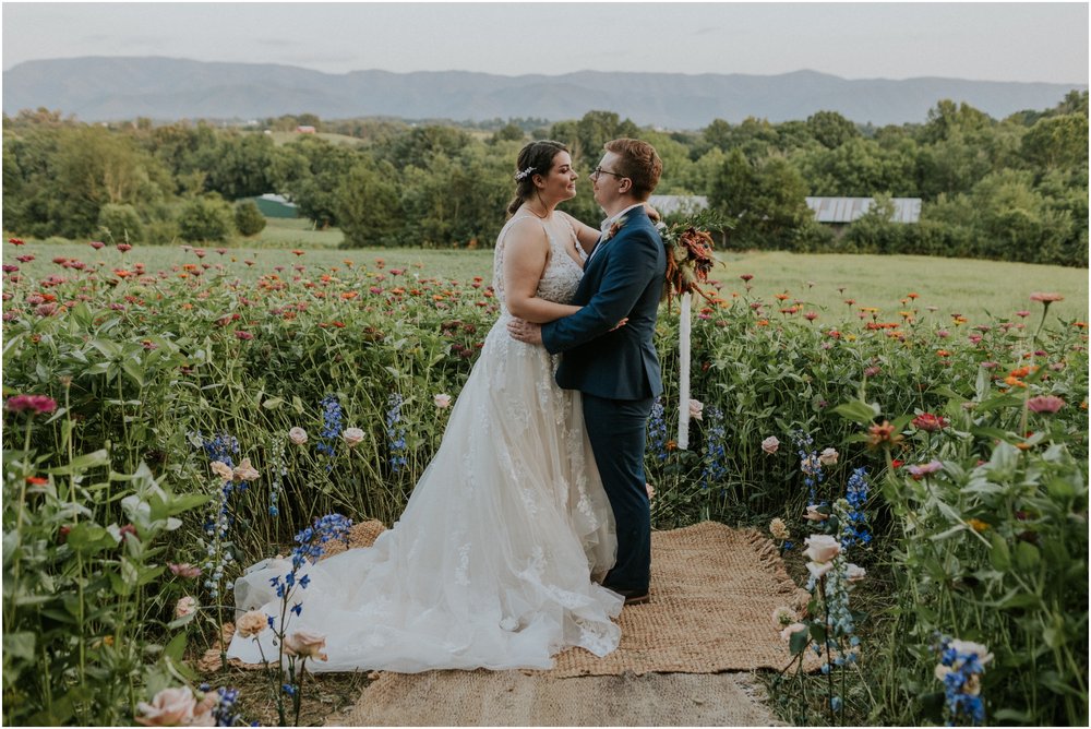 greenwood-oaks-farm-venue-greeneville-afton-limestone-tennessee-wedding-styled-boho-summer-rustic-katy-sergent-photography_0150.jpg