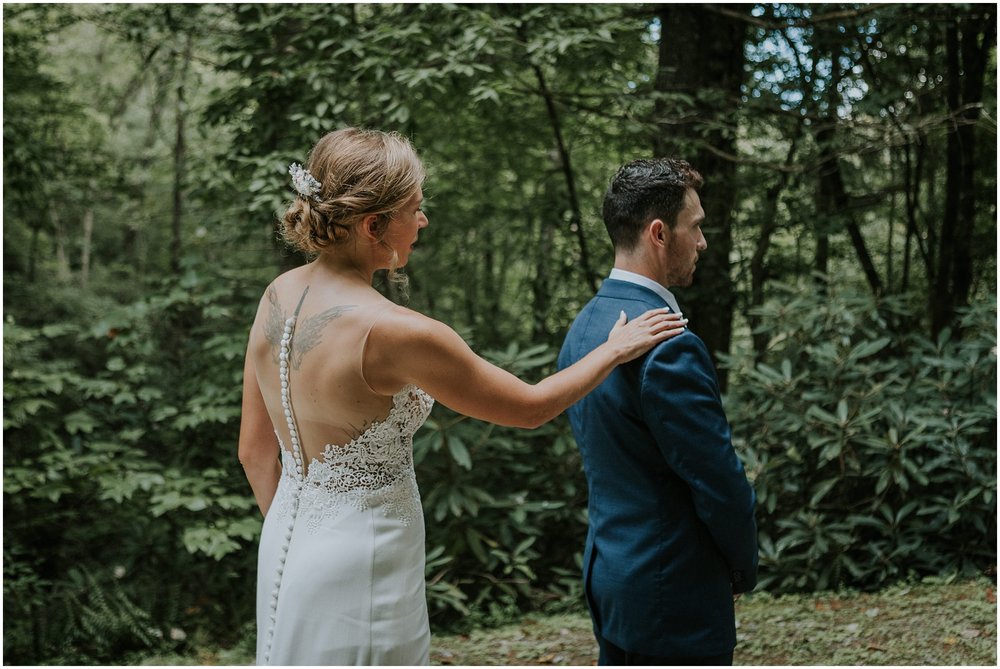 pilot-cove-brevard-north-carolina-nc-greenville-sc-south-carolina-asheville-micro-outdoors-rustic-forest-wedding-katy-sergent-photography_0035.jpg