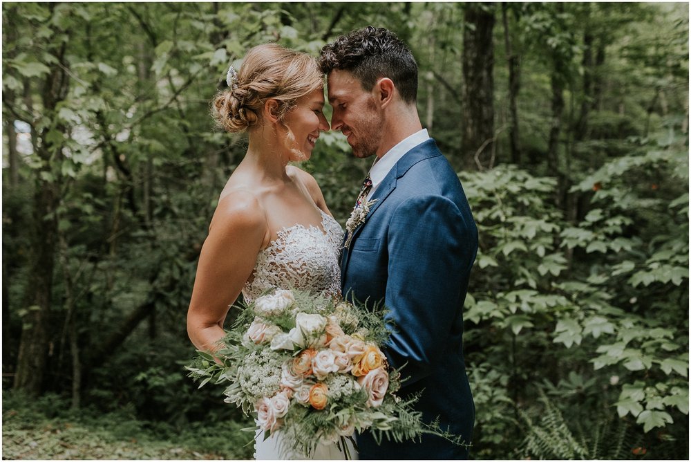 pilot-cove-brevard-north-carolina-nc-greenville-sc-south-carolina-asheville-micro-outdoors-rustic-forest-wedding-katy-sergent-photography_0085.jpg