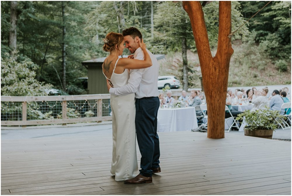 pilot-cove-brevard-north-carolina-nc-greenville-sc-south-carolina-asheville-micro-outdoors-rustic-forest-wedding-katy-sergent-photography_0110.jpg