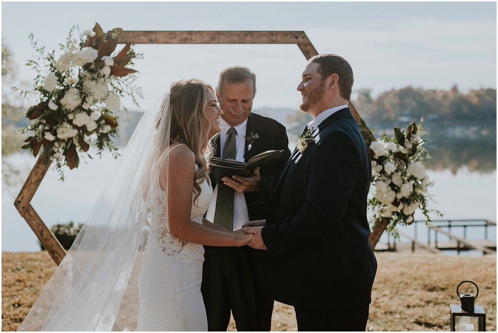 lake-house-wedding-piney-flats-johnson-city-tennessee-lakeside-venue-fall-bristol-kingsport-east-tn-katy-sergent-photography_0055.jpg