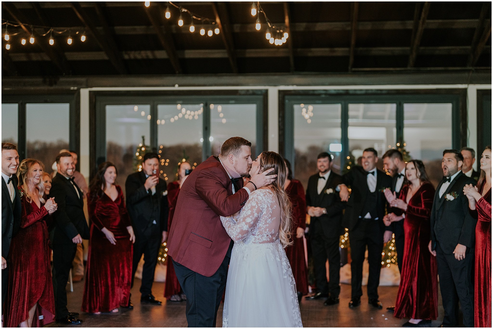 chateau-selah-blountville-tennessee-johnson-city-bristol-tn-christmas-winter-wedding-katy-sergent-photography (88).jpg