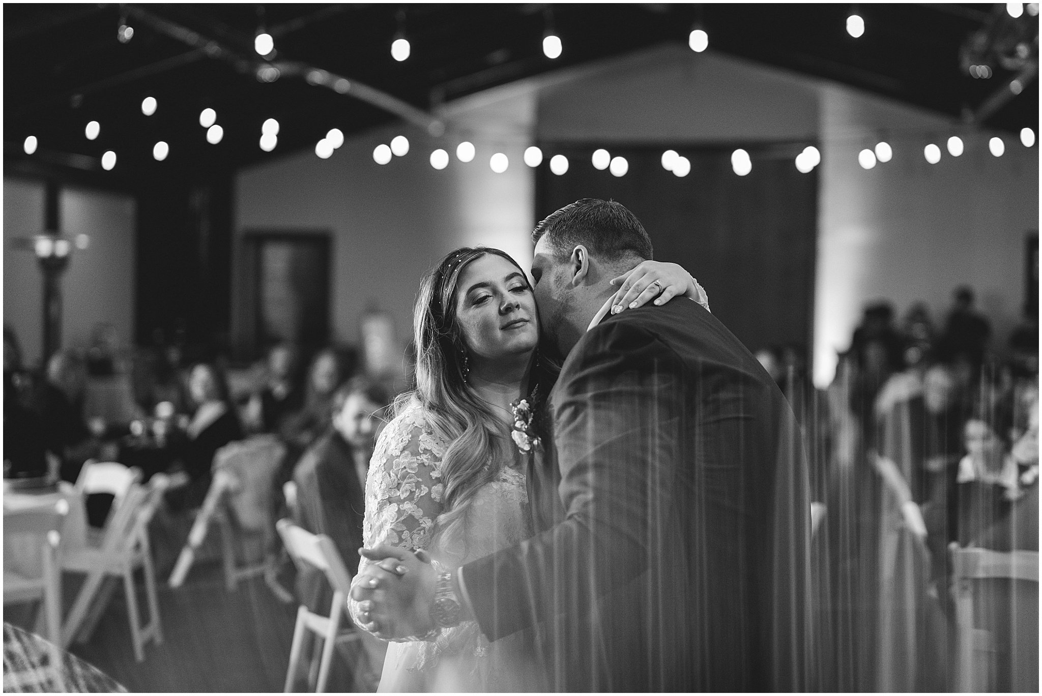 chateau-selah-blountville-tennessee-johnson-city-bristol-tn-christmas-winter-wedding-katy-sergent-photography (91).jpg