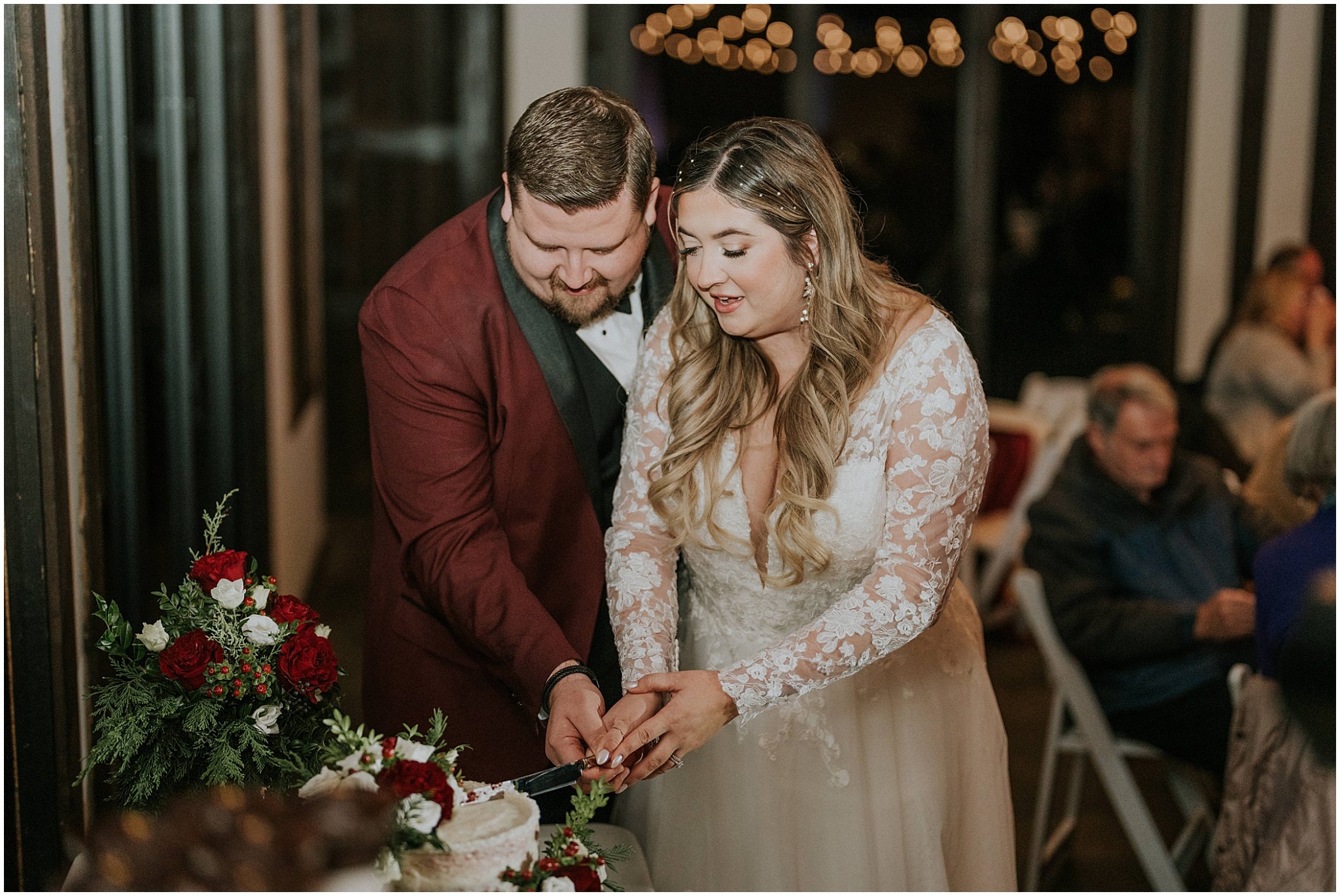 chateau-selah-blountville-tennessee-johnson-city-bristol-tn-christmas-winter-wedding-katy-sergent-photography (94).jpg