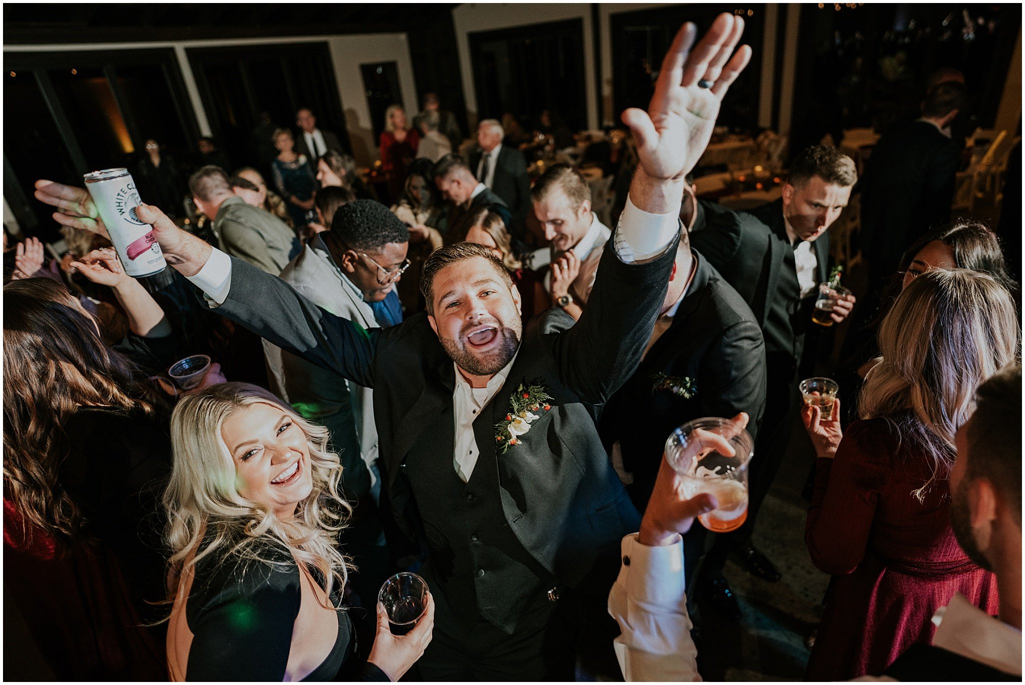chateau-selah-blountville-tennessee-johnson-city-bristol-tn-christmas-winter-wedding-katy-sergent-photography (102).jpg
