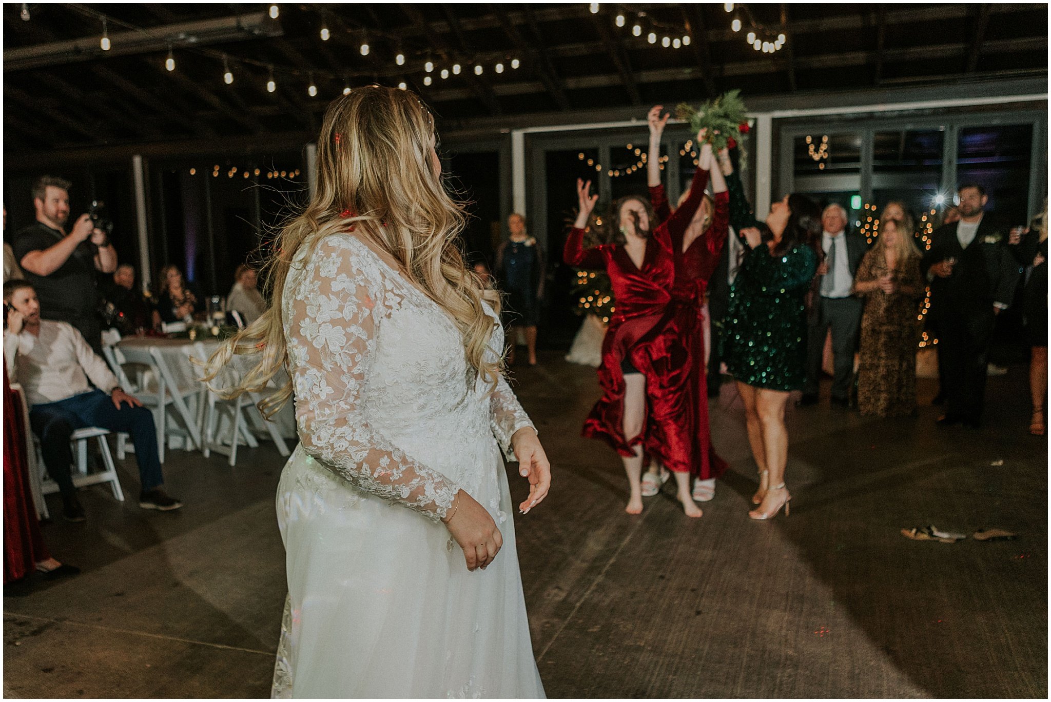 chateau-selah-blountville-tennessee-johnson-city-bristol-tn-christmas-winter-wedding-katy-sergent-photography (106).jpg
