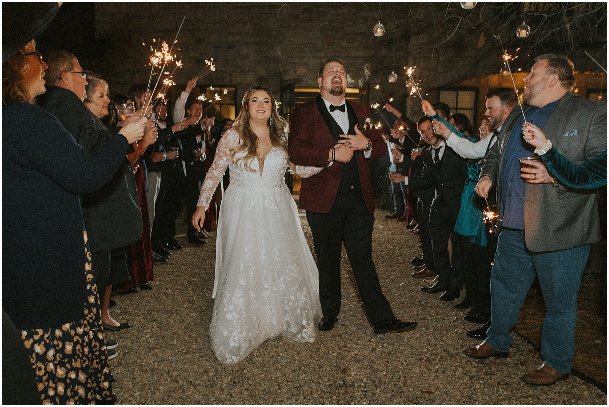 chateau-selah-blountville-tennessee-johnson-city-bristol-tn-christmas-winter-wedding-katy-sergent-photography (112).jpg