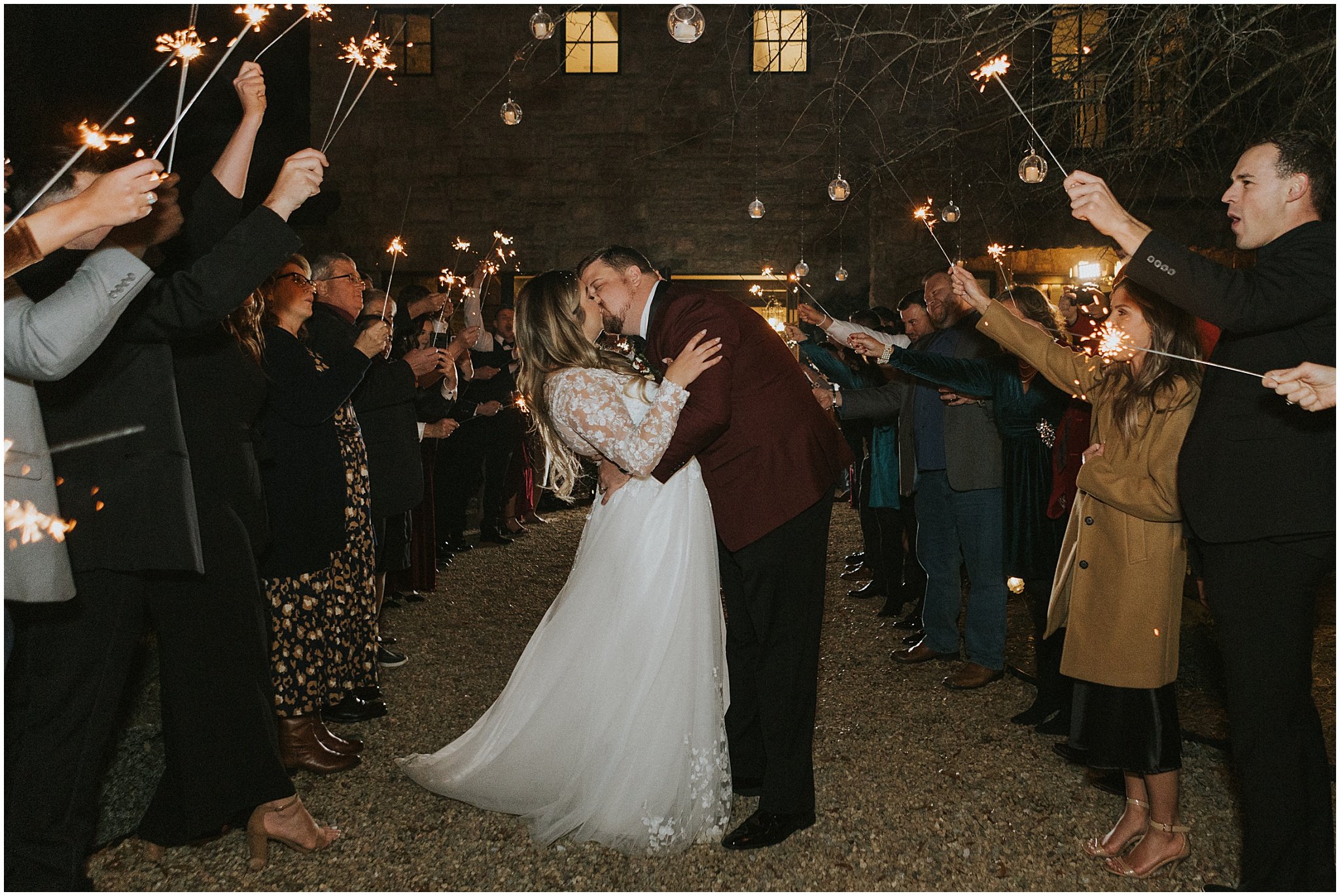 chateau-selah-blountville-tennessee-johnson-city-bristol-tn-christmas-winter-wedding-katy-sergent-photography (113).jpg