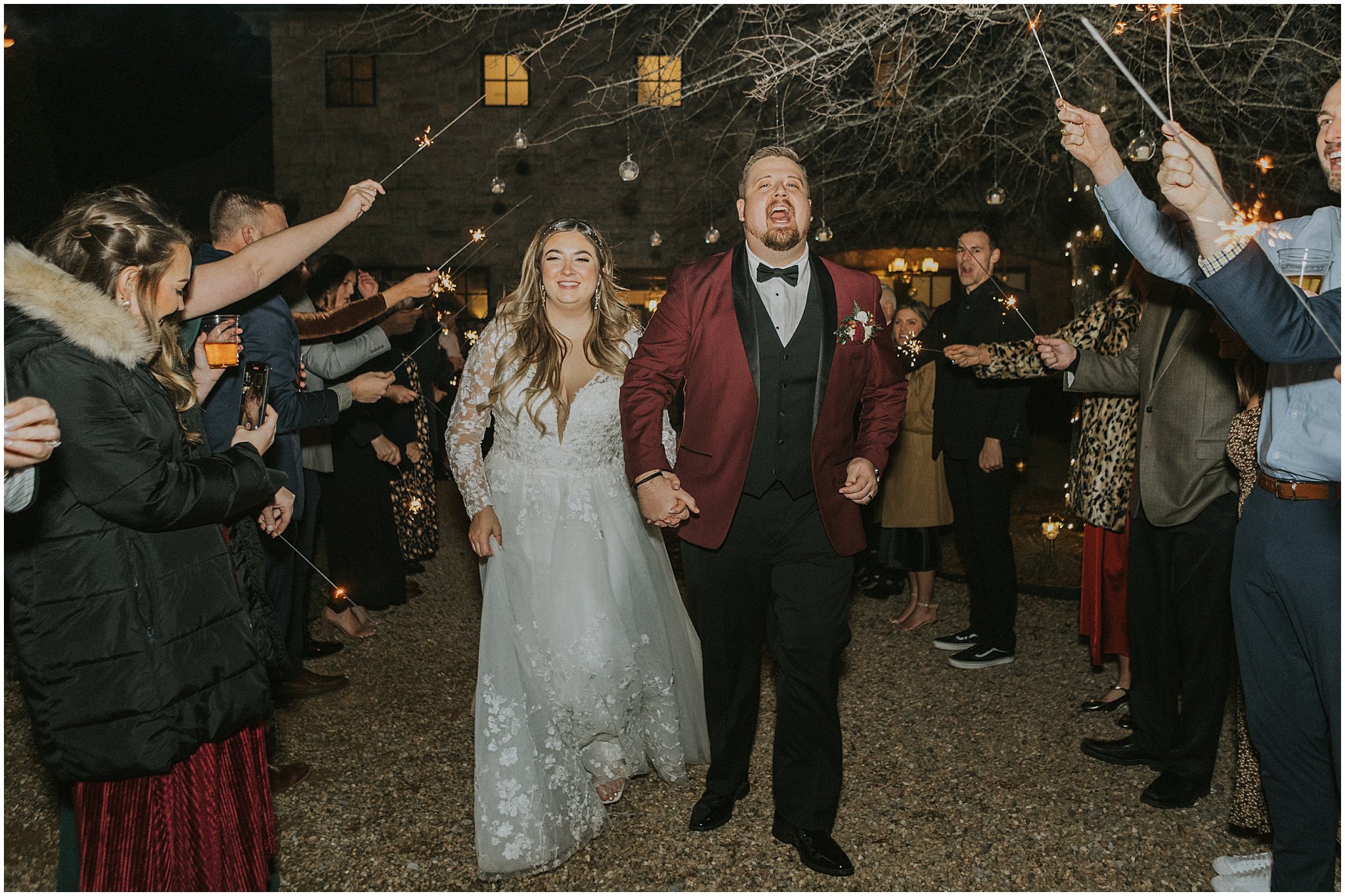 chateau-selah-blountville-tennessee-johnson-city-bristol-tn-christmas-winter-wedding-katy-sergent-photography (114).jpg
