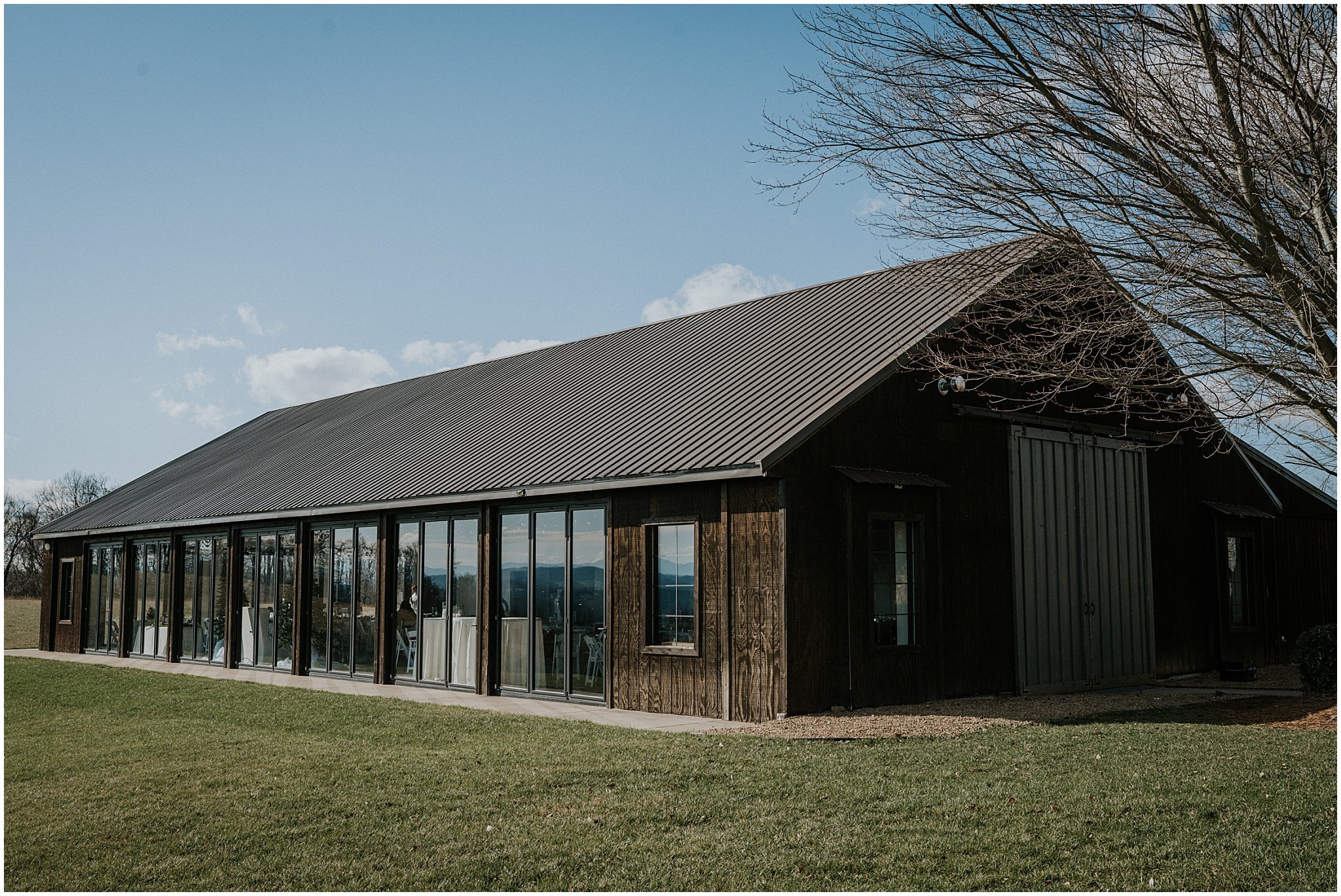 chateau-selah-blountville-tennessee-johnson-city-bristol-tn-christmas-winter-wedding-katy-sergent-photography (9).jpg