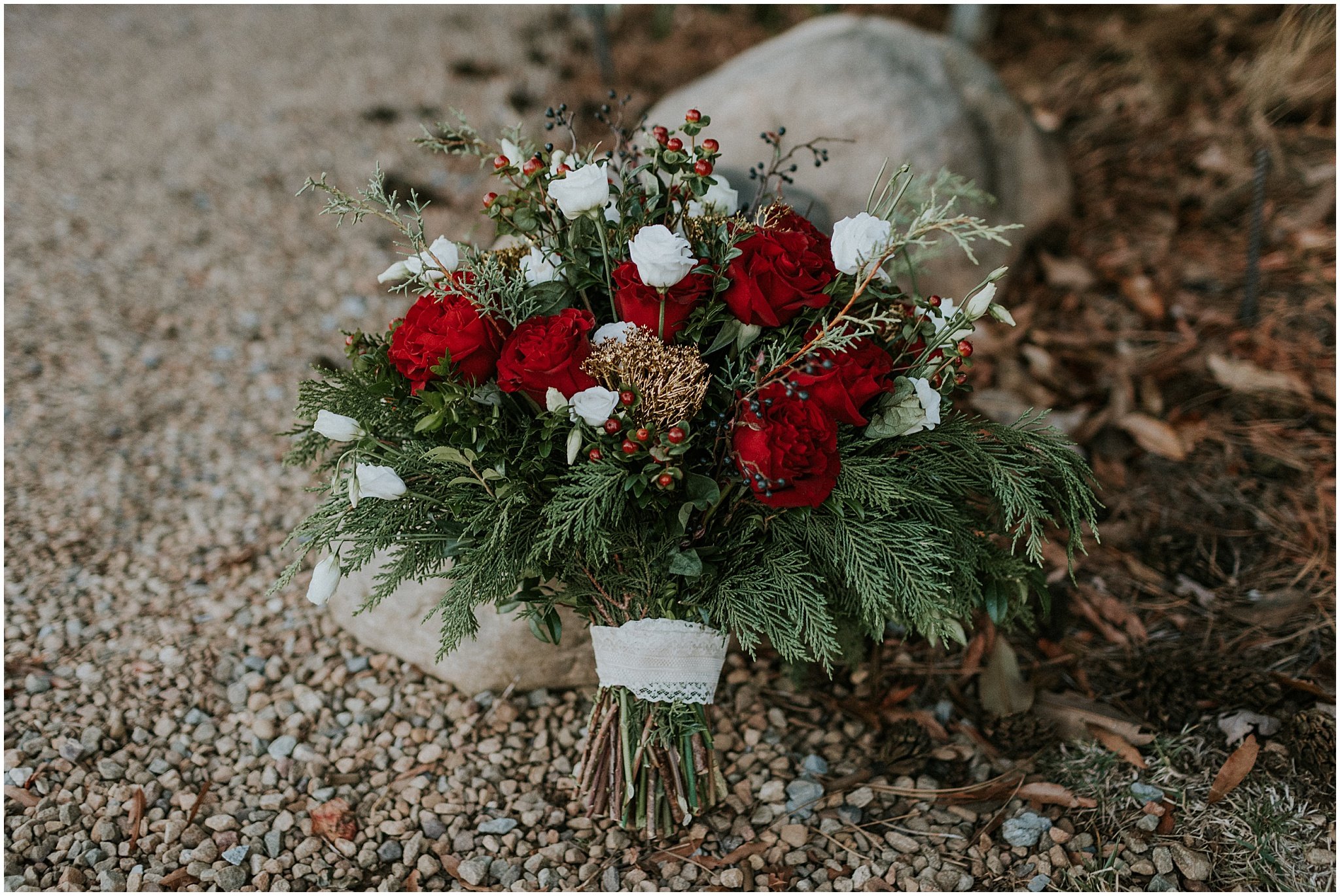 chateau-selah-blountville-tennessee-johnson-city-bristol-tn-christmas-winter-wedding-katy-sergent-photography (11).jpg