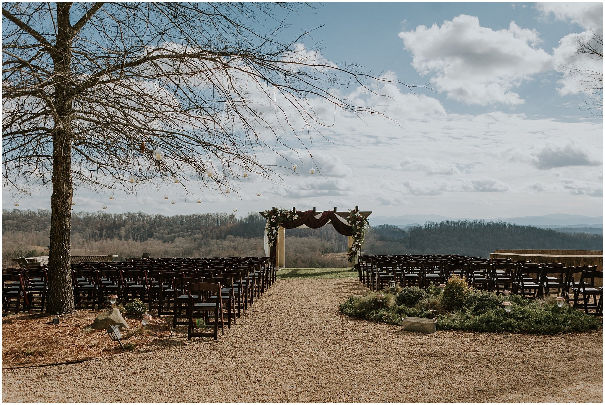 chateau-selah-blountville-tennessee-johnson-city-bristol-tn-christmas-winter-wedding-katy-sergent-photography (39).jpg
