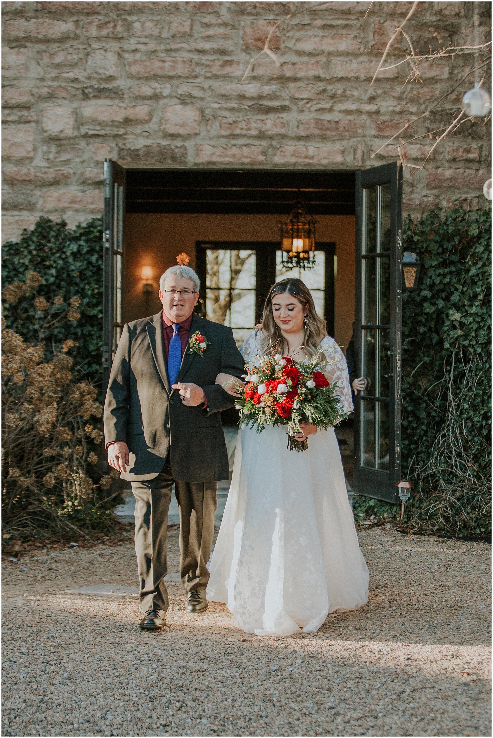 chateau-selah-blountville-tennessee-johnson-city-bristol-tn-christmas-winter-wedding-katy-sergent-photography (48).jpg