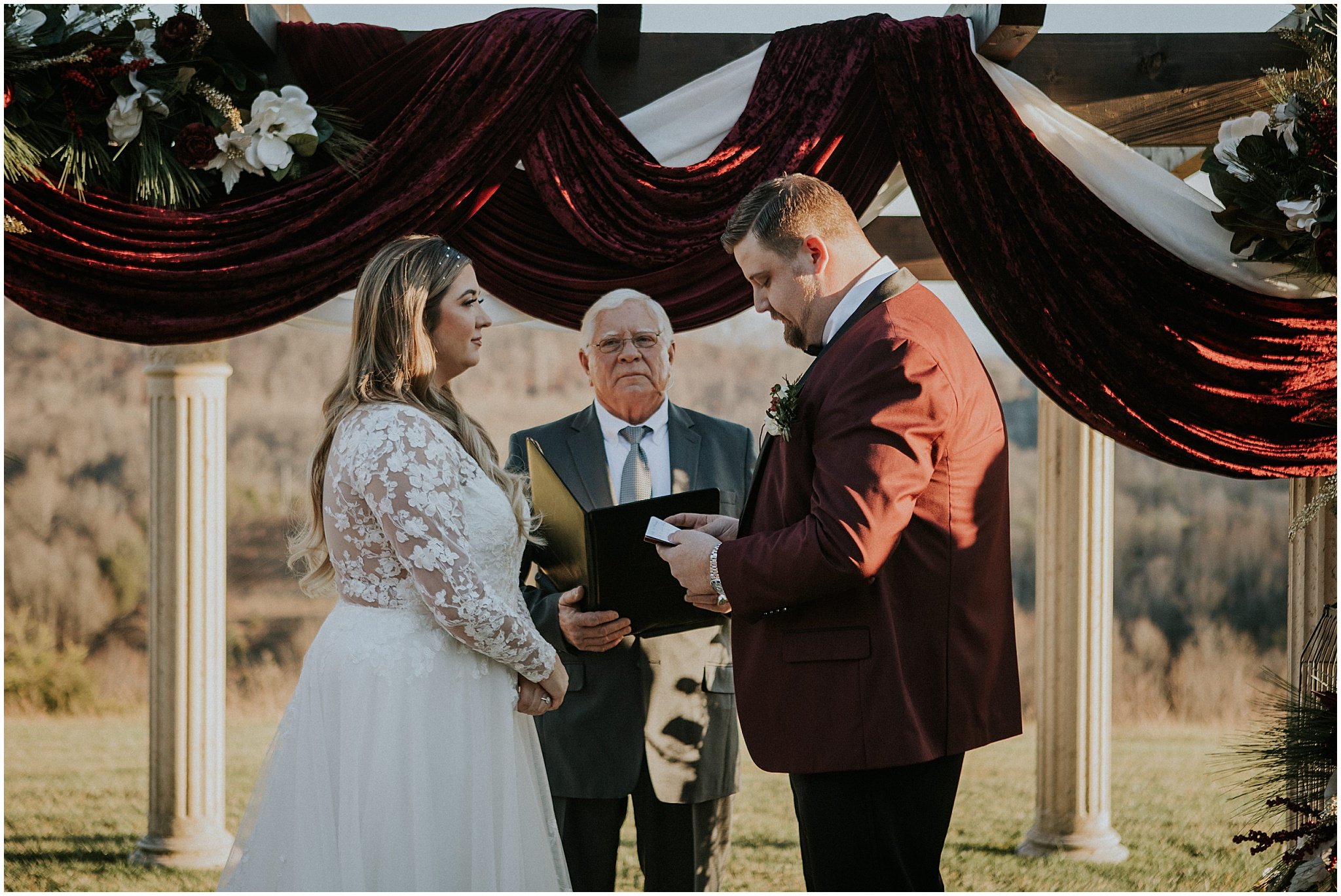 chateau-selah-blountville-tennessee-johnson-city-bristol-tn-christmas-winter-wedding-katy-sergent-photography (52).jpg