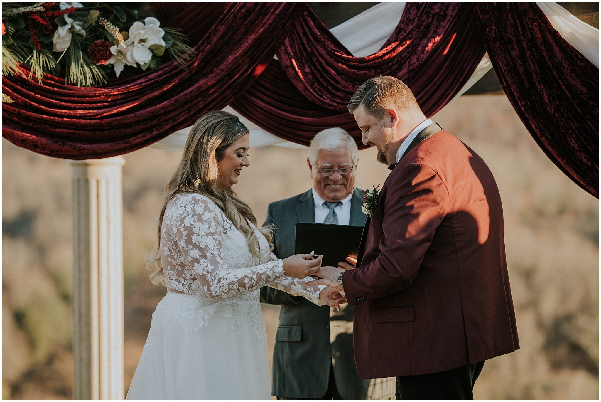 chateau-selah-blountville-tennessee-johnson-city-bristol-tn-christmas-winter-wedding-katy-sergent-photography (54).jpg