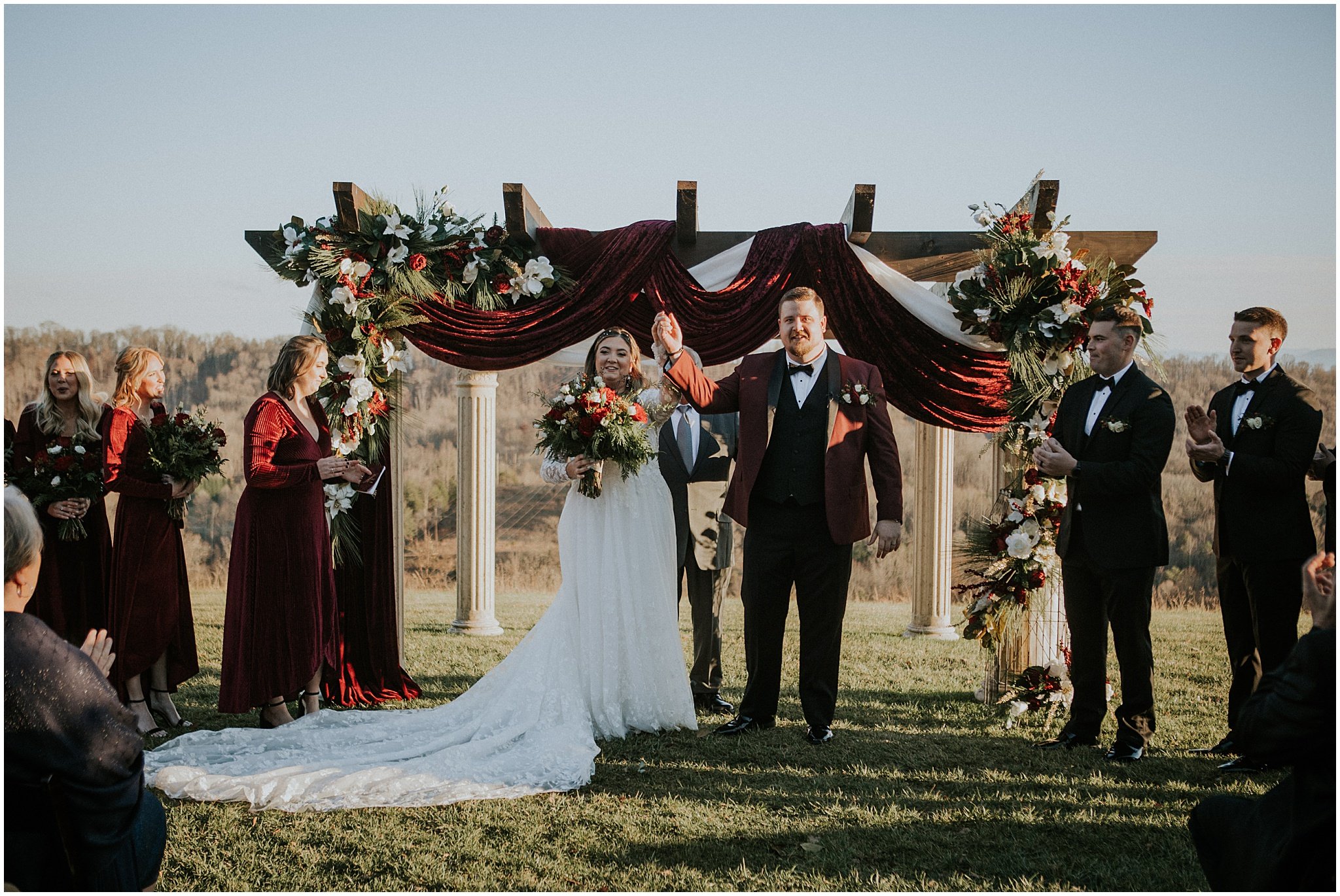 chateau-selah-blountville-tennessee-johnson-city-bristol-tn-christmas-winter-wedding-katy-sergent-photography (58).jpg