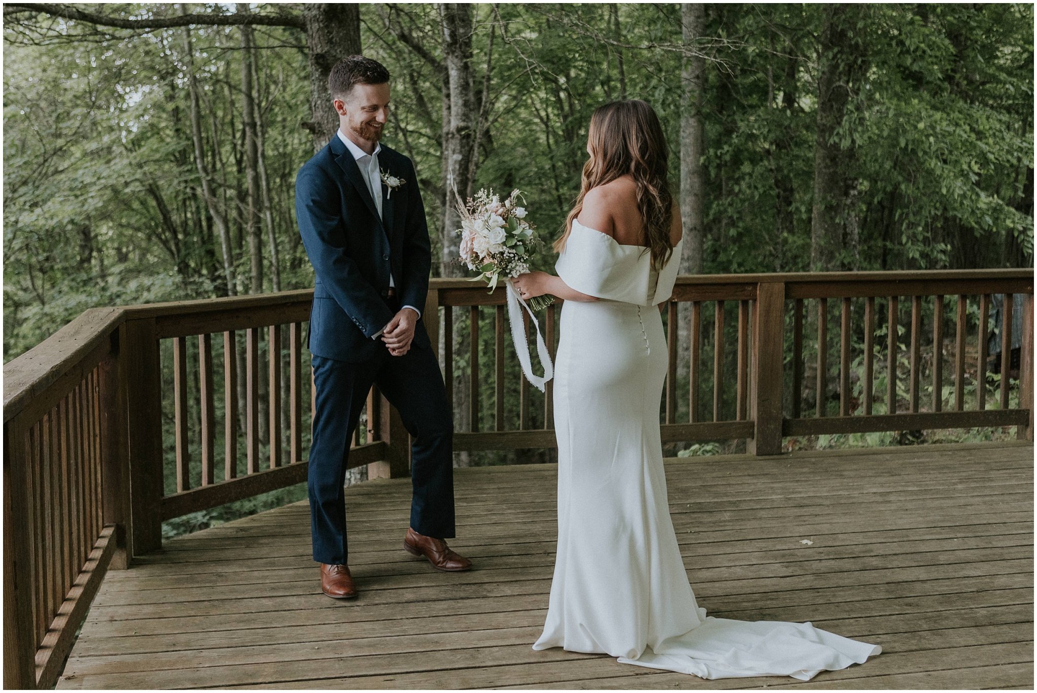sugar-hollow-retreat-butler-tennessee-boone-north-carolina-rustic-mountain-wedding-may-spring-summer-green-elegant-luxury-johnson-city-tn-katy-sergent-photography_0033.jpg