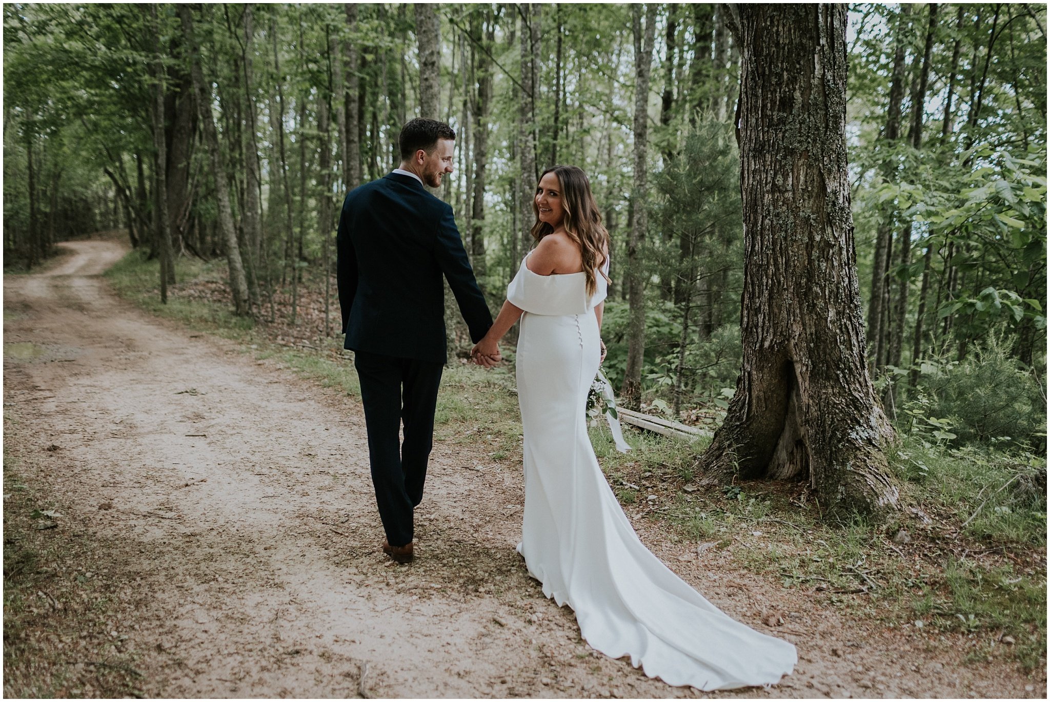 sugar-hollow-retreat-butler-tennessee-boone-north-carolina-rustic-mountain-wedding-may-spring-summer-green-elegant-luxury-johnson-city-tn-katy-sergent-photography_0044.jpg