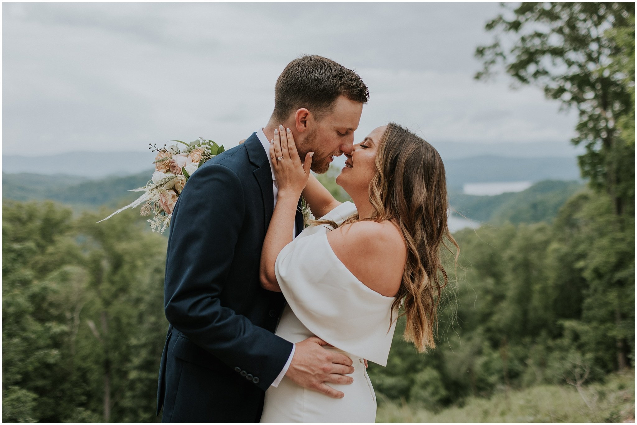 sugar-hollow-retreat-butler-tennessee-boone-north-carolina-rustic-mountain-wedding-may-spring-summer-green-elegant-luxury-johnson-city-tn-katy-sergent-photography_0056.jpg