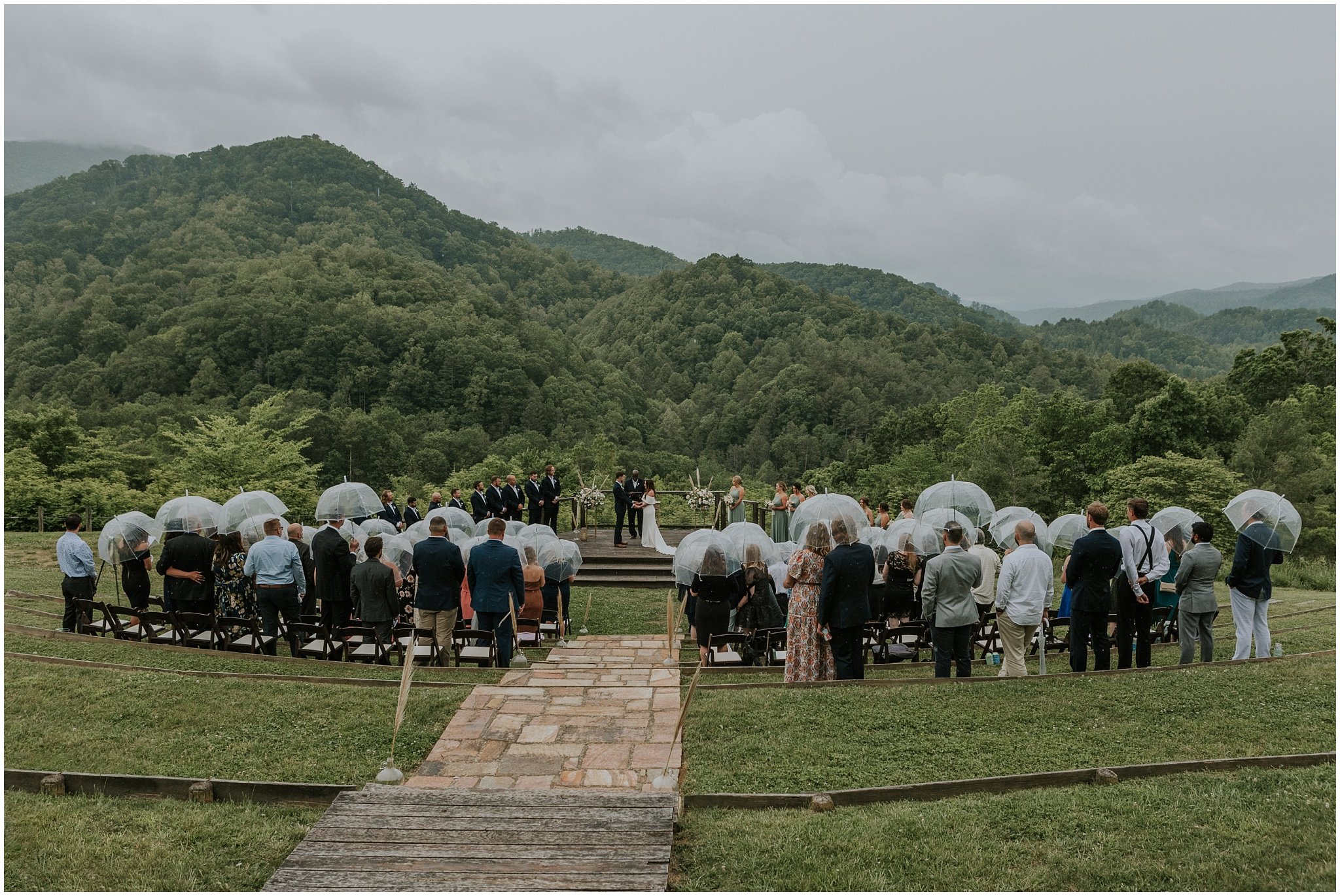 sugar-hollow-retreat-butler-tennessee-boone-north-carolina-rustic-mountain-wedding-may-spring-summer-green-elegant-luxury-johnson-city-tn-katy-sergent-photography_0080.jpg
