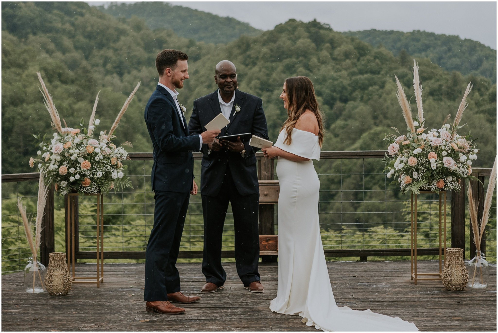 sugar-hollow-retreat-butler-tennessee-boone-north-carolina-rustic-mountain-wedding-may-spring-summer-green-elegant-luxury-johnson-city-tn-katy-sergent-photography_0086.jpg
