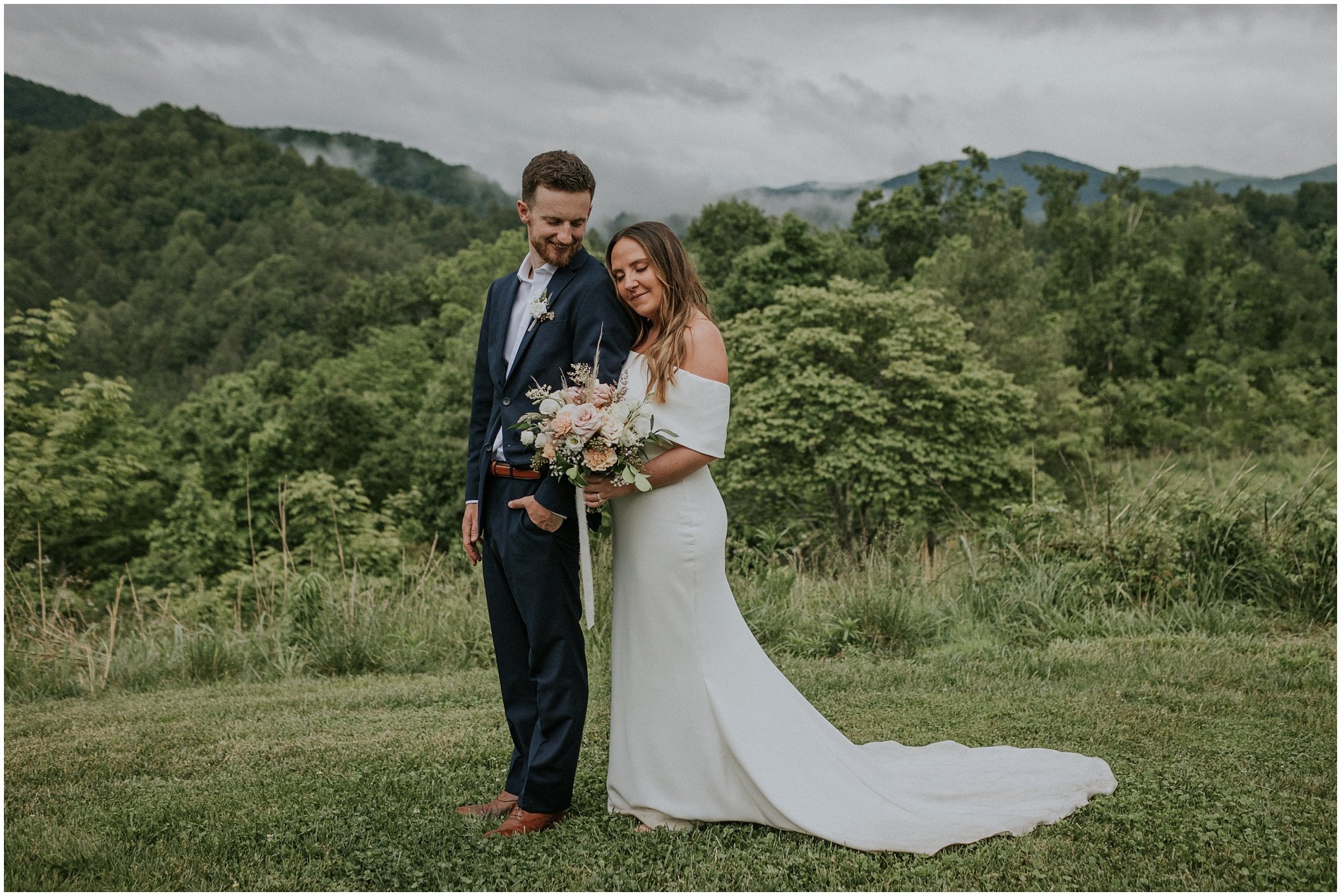 sugar-hollow-retreat-butler-tennessee-boone-north-carolina-rustic-mountain-wedding-may-spring-summer-green-elegant-luxury-johnson-city-tn-katy-sergent-photography_0066.jpg