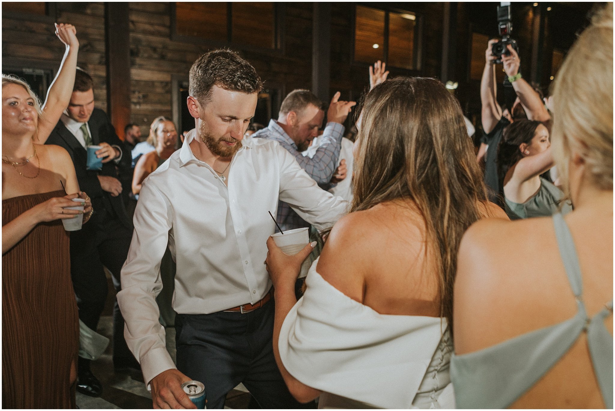 sugar-hollow-retreat-butler-tennessee-boone-north-carolina-rustic-mountain-wedding-may-spring-summer-green-elegant-luxury-johnson-city-tn-katy-sergent-photography_0137.jpg