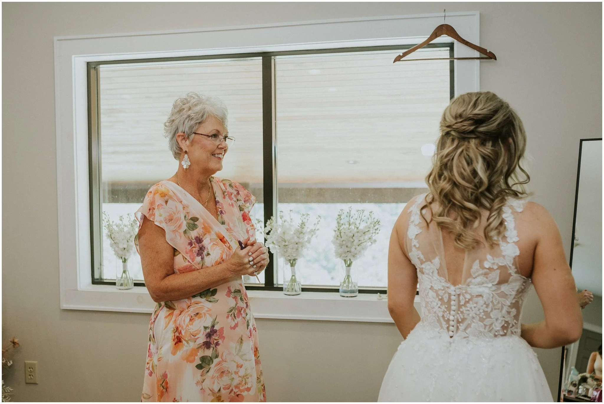 sugar-hollow-retreat-butler-tennessee-boone-north-carolina-smoky-mountain-wedding-venue-rustic-luxury-summer-katy-sergent-photography_0029.jpg