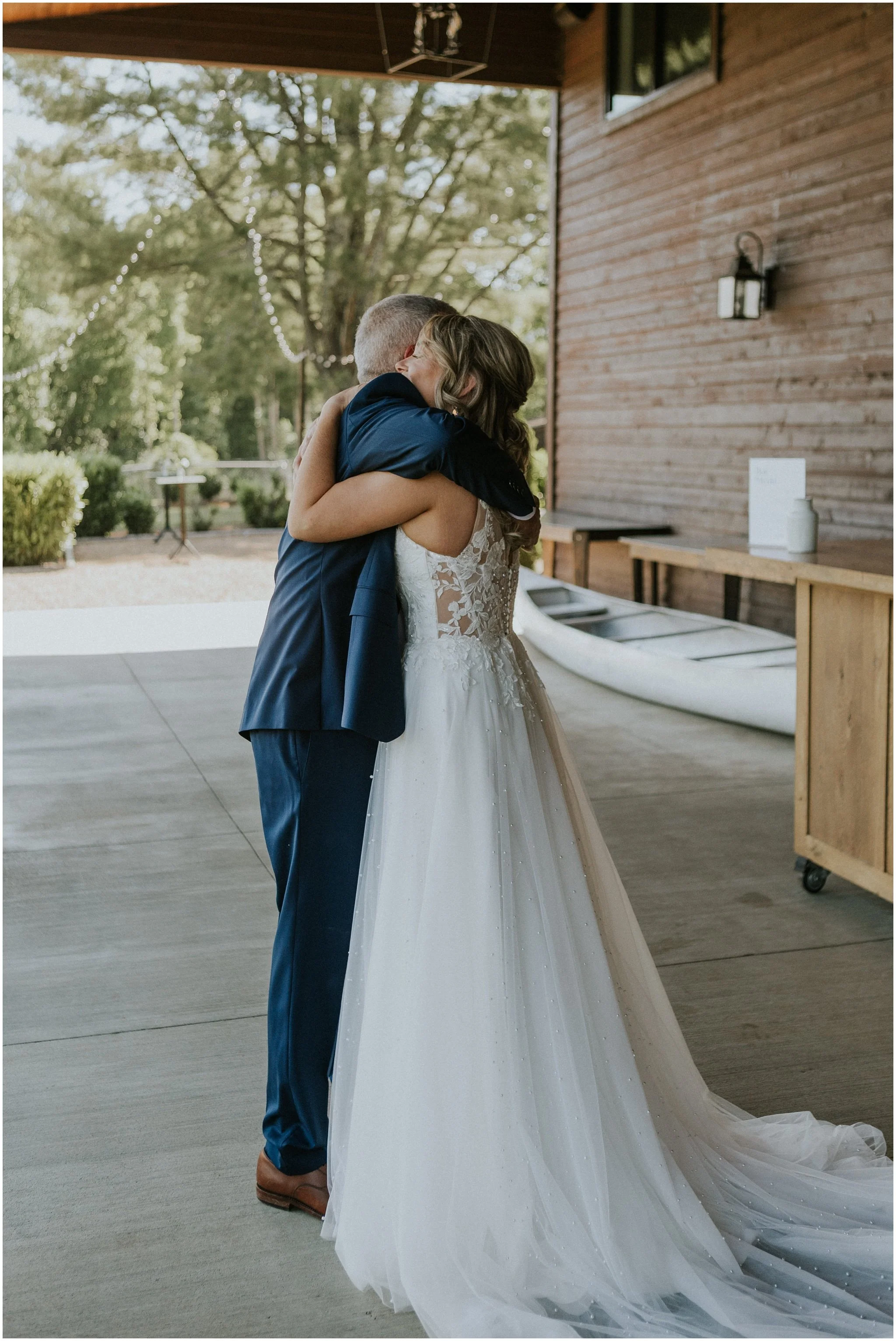 sugar-hollow-retreat-butler-tennessee-boone-north-carolina-smoky-mountain-wedding-venue-rustic-luxury-summer-katy-sergent-photography_0032.jpg