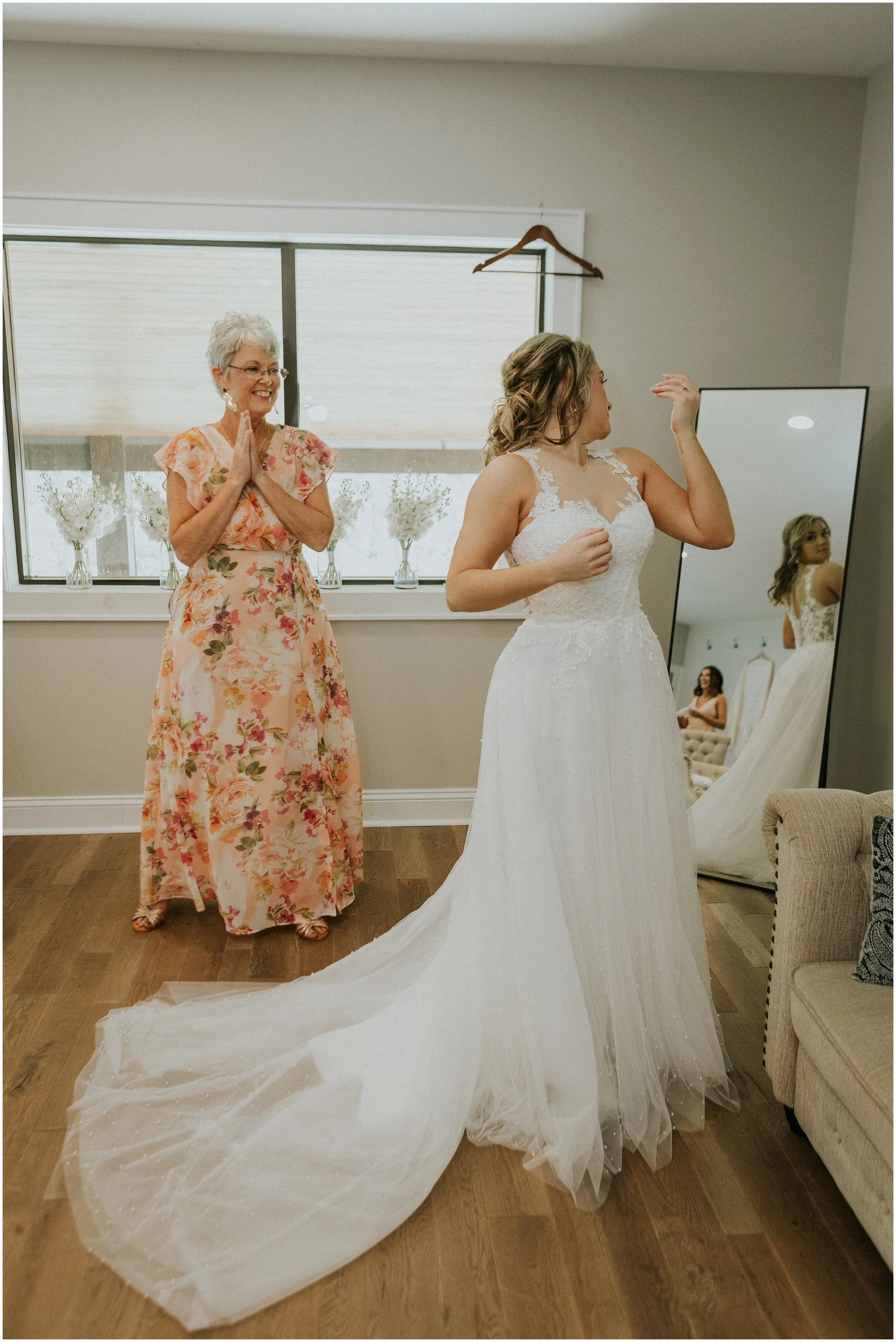 sugar-hollow-retreat-butler-tennessee-boone-north-carolina-smoky-mountain-wedding-venue-rustic-luxury-summer-katy-sergent-photography_0043.jpg