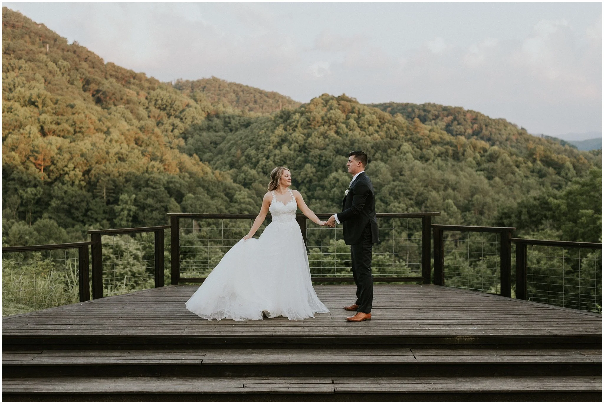 sugar-hollow-retreat-butler-tennessee-boone-north-carolina-smoky-mountain-wedding-venue-rustic-luxury-summer-katy-sergent-photography_0114.jpg