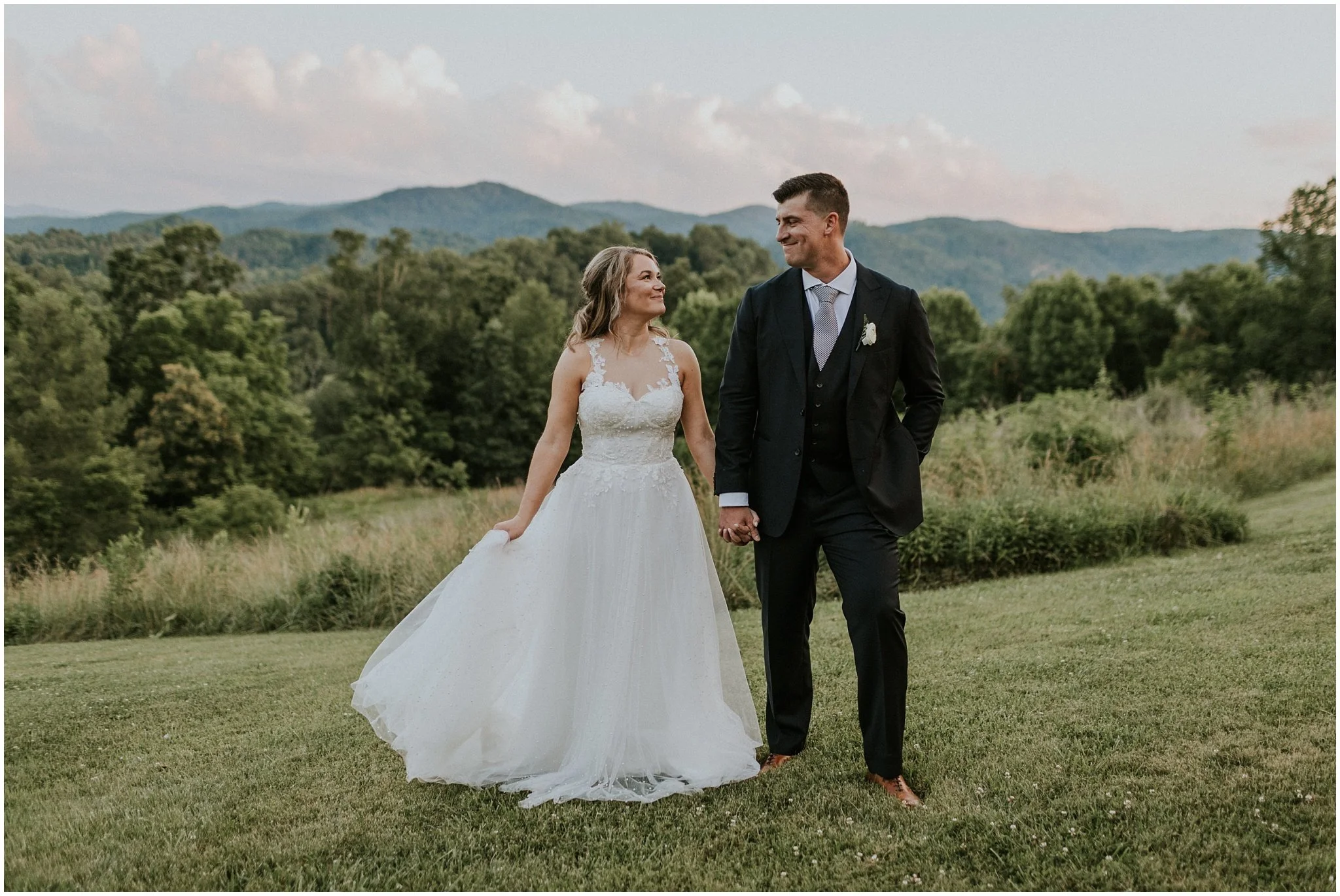 sugar-hollow-retreat-butler-tennessee-boone-north-carolina-smoky-mountain-wedding-venue-rustic-luxury-summer-katy-sergent-photography_0120.jpg