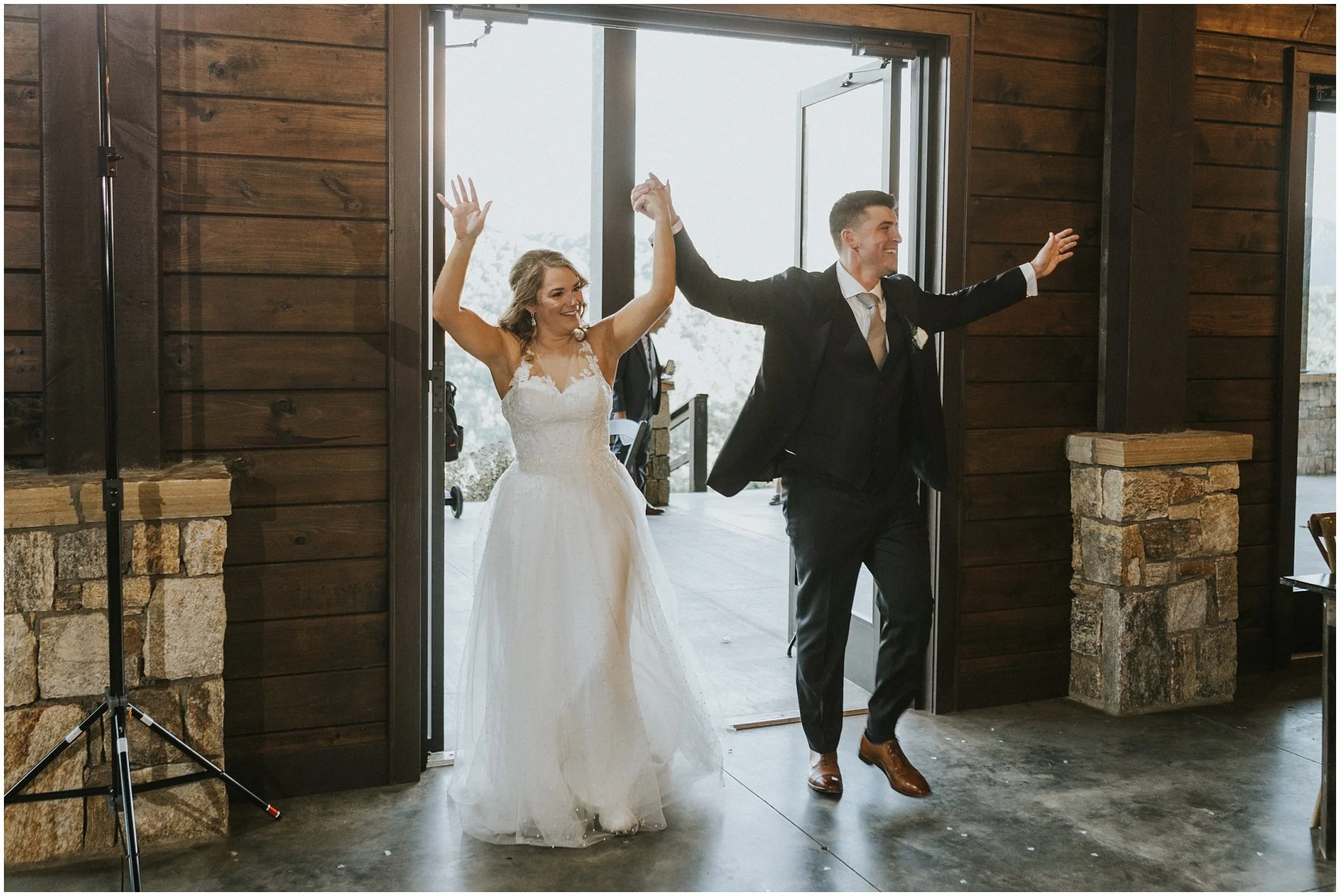 sugar-hollow-retreat-butler-tennessee-boone-north-carolina-smoky-mountain-wedding-venue-rustic-luxury-summer-katy-sergent-photography_0146.jpg
