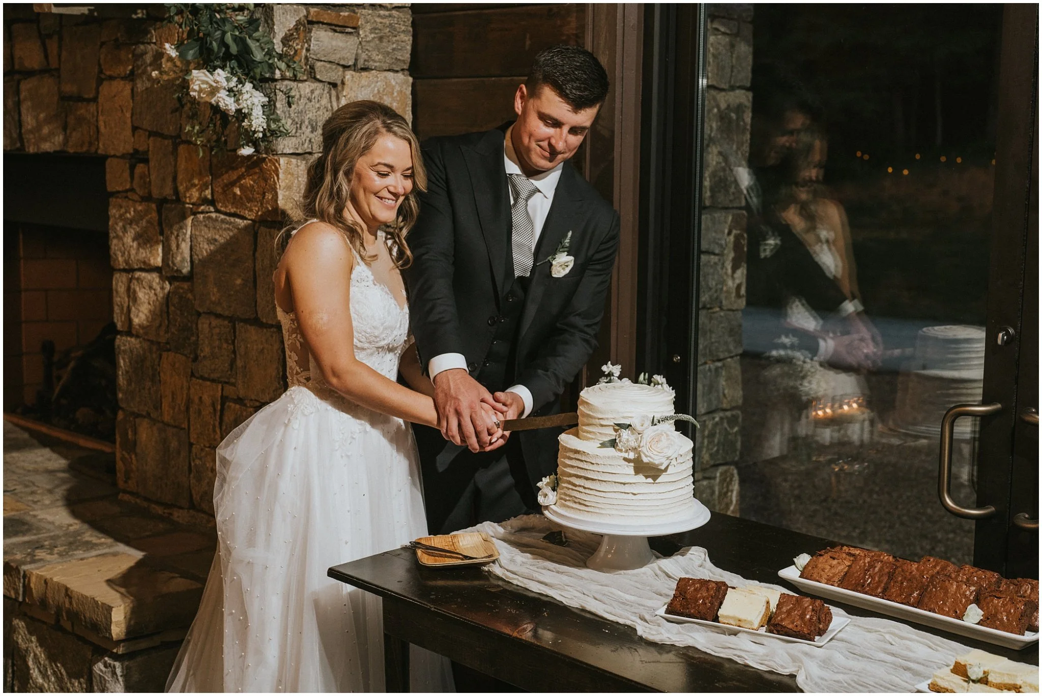 sugar-hollow-retreat-butler-tennessee-boone-north-carolina-smoky-mountain-wedding-venue-rustic-luxury-summer-katy-sergent-photography_0162.jpg