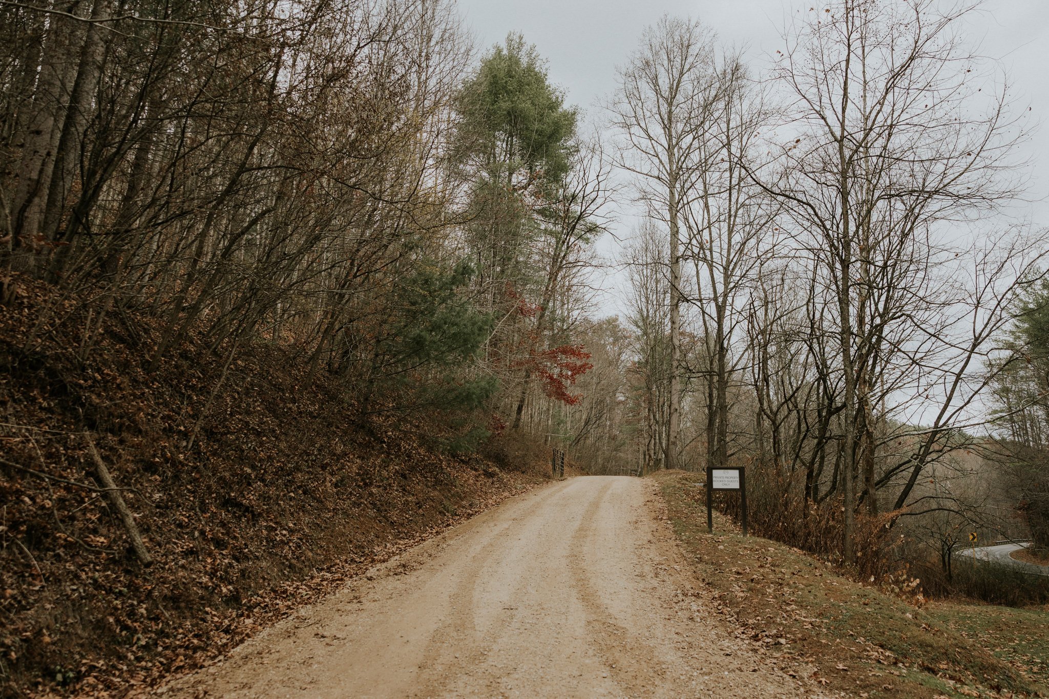 sugar-hollow-retreat-fall-wedding-butler-tennessee-boone-north-carolina-smoky-mountain-katy-sergent-photography-1.jpg