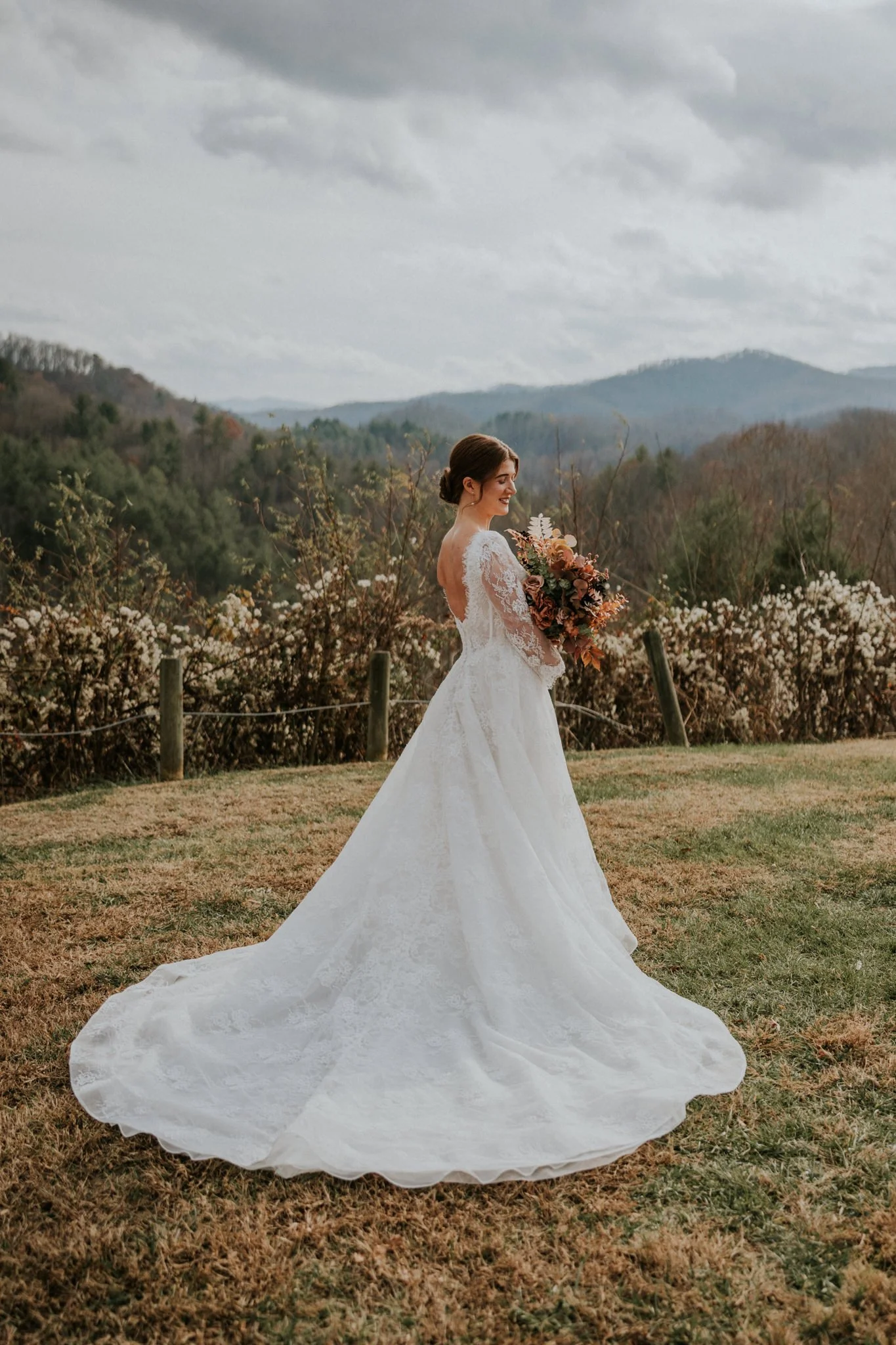 sugar-hollow-retreat-fall-wedding-butler-tennessee-boone-north-carolina-smoky-mountain-katy-sergent-photography-25.jpg