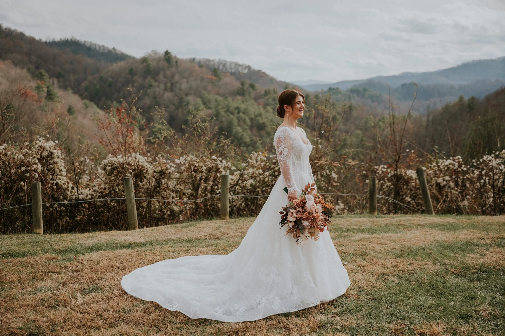 sugar-hollow-retreat-fall-wedding-butler-tennessee-boone-north-carolina-smoky-mountain-katy-sergent-photography-27.jpg