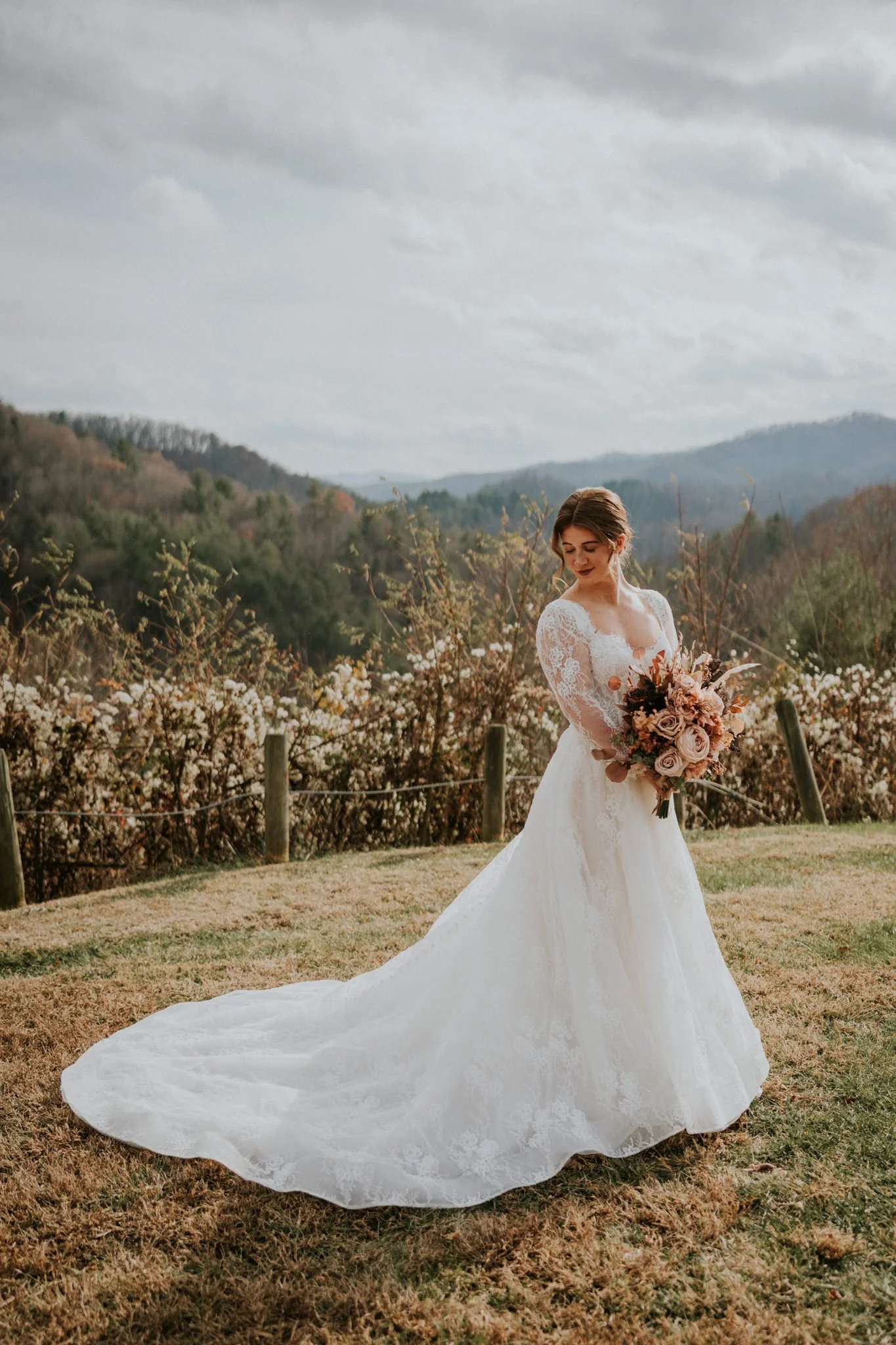sugar-hollow-retreat-fall-wedding-butler-tennessee-boone-north-carolina-smoky-mountain-katy-sergent-photography-28.jpg