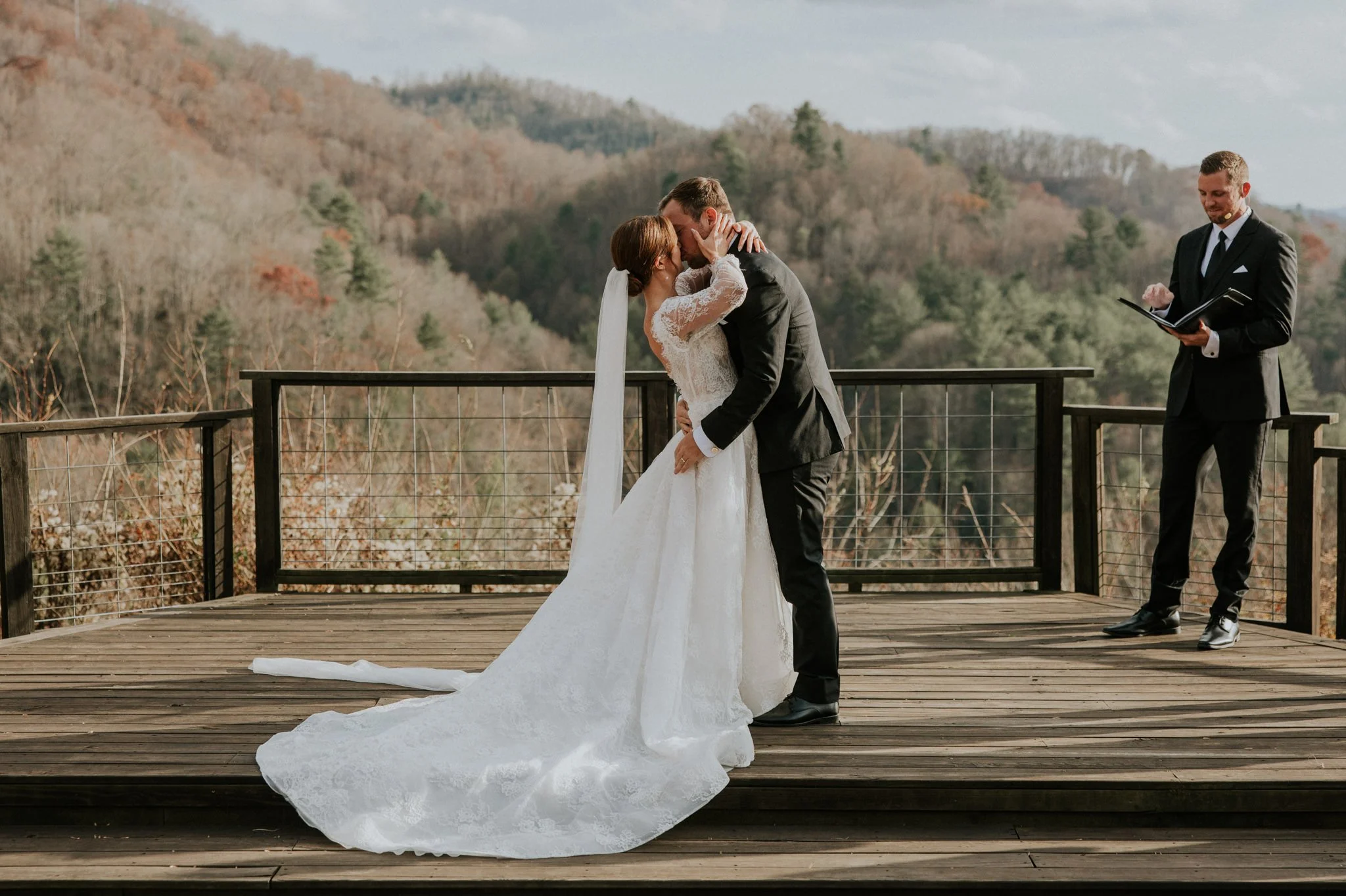 sugar-hollow-retreat-fall-wedding-butler-tennessee-boone-north-carolina-smoky-mountain-katy-sergent-photography-68.jpg