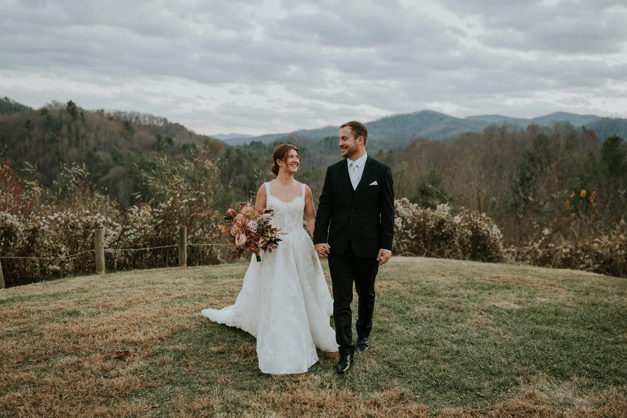 sugar-hollow-retreat-fall-wedding-butler-tennessee-boone-north-carolina-smoky-mountain-katy-sergent-photography-91.jpg