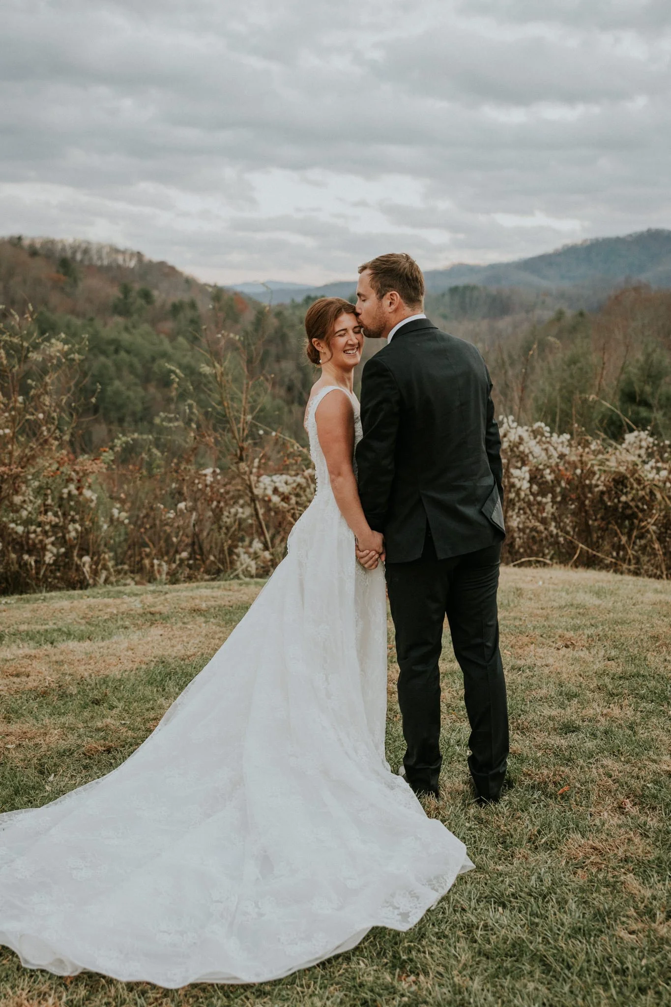 sugar-hollow-retreat-fall-wedding-butler-tennessee-boone-north-carolina-smoky-mountain-katy-sergent-photography-92.jpg