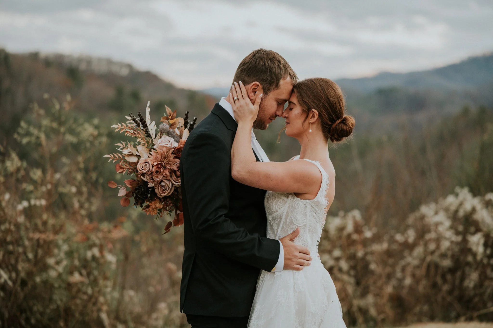sugar-hollow-retreat-fall-wedding-butler-tennessee-boone-north-carolina-smoky-mountain-katy-sergent-photography-94.jpg