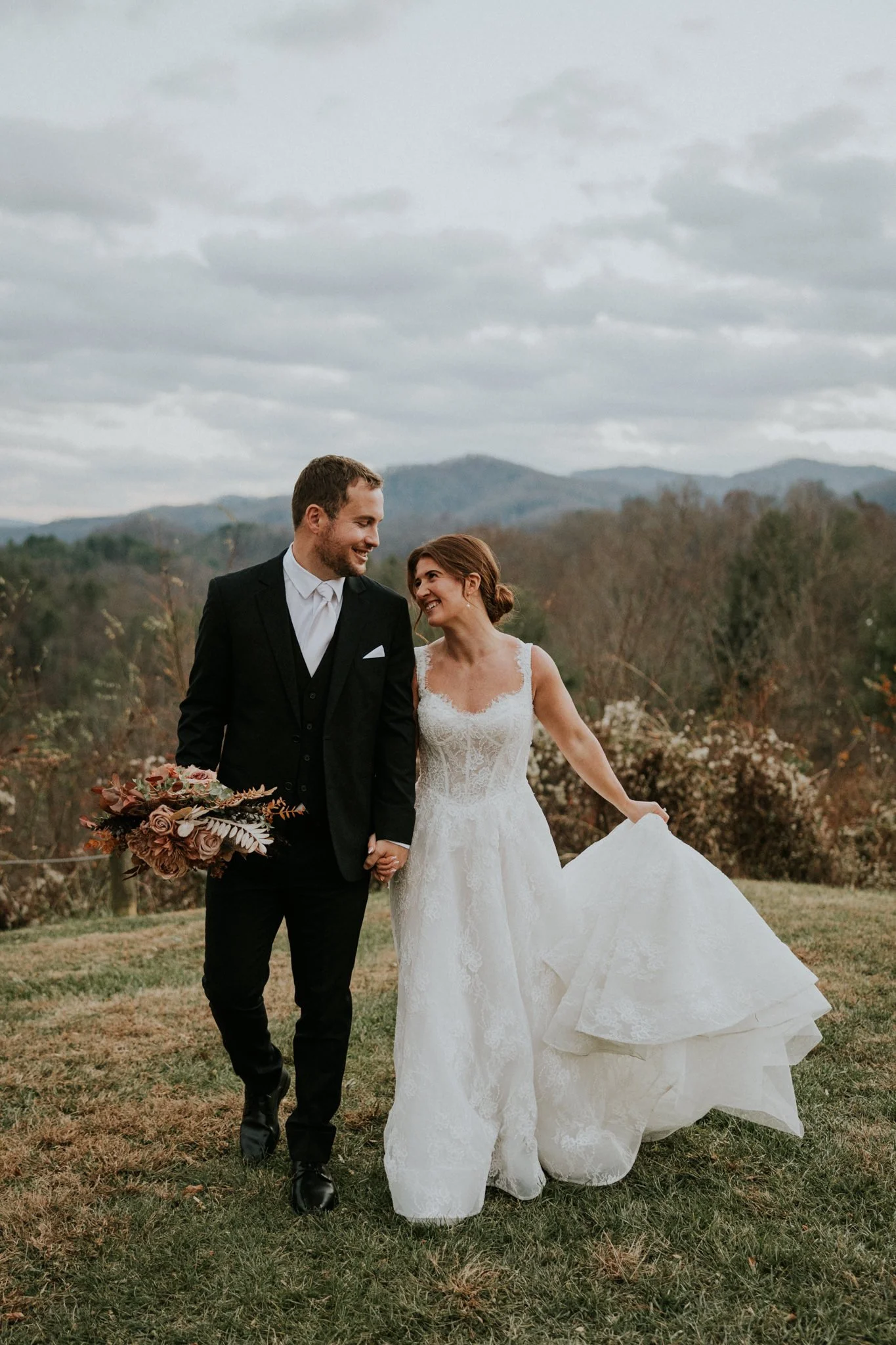 sugar-hollow-retreat-fall-wedding-butler-tennessee-boone-north-carolina-smoky-mountain-katy-sergent-photography-96.jpg