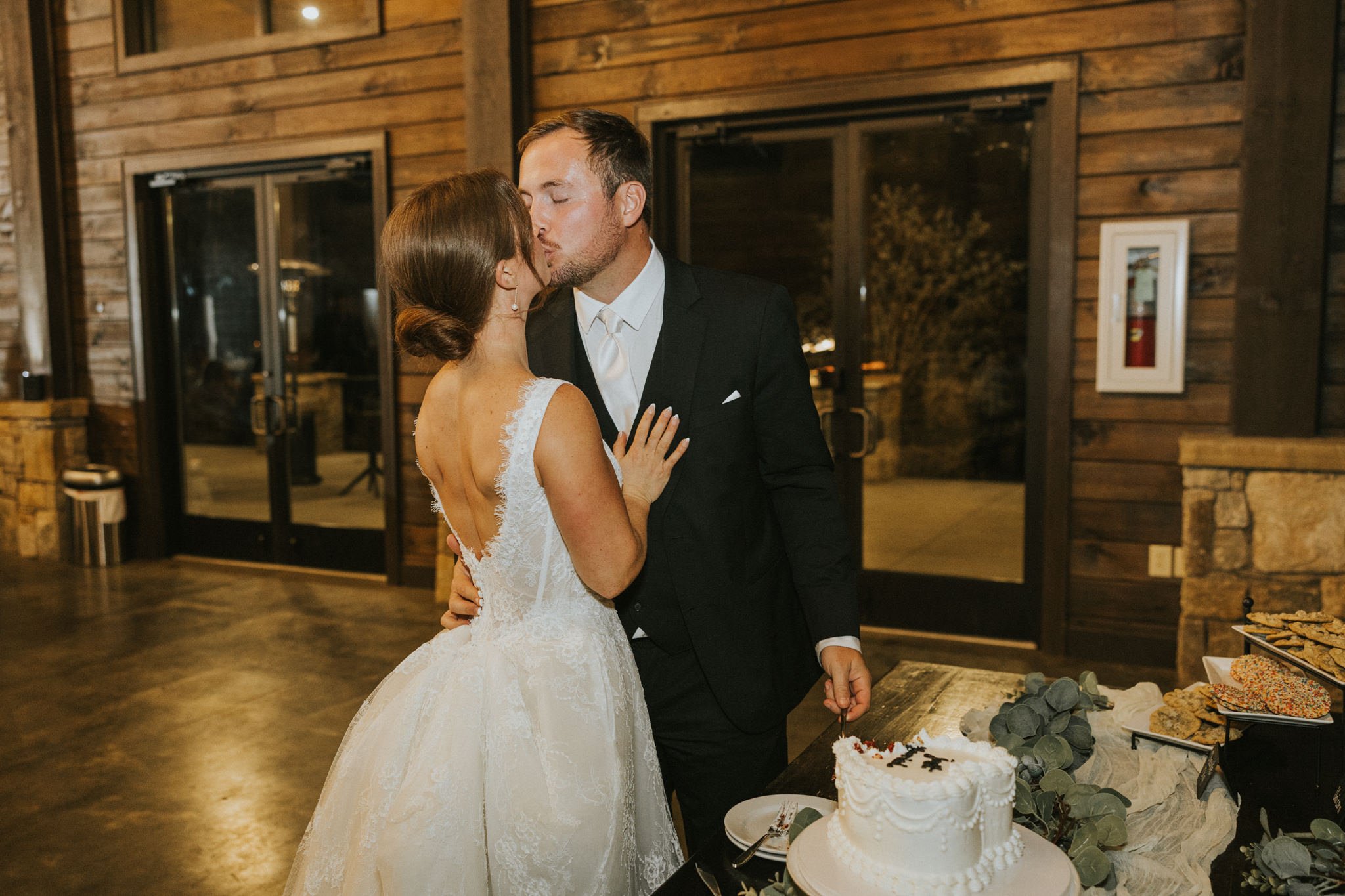 sugar-hollow-retreat-fall-wedding-butler-tennessee-boone-north-carolina-smoky-mountain-katy-sergent-photography-114.jpg