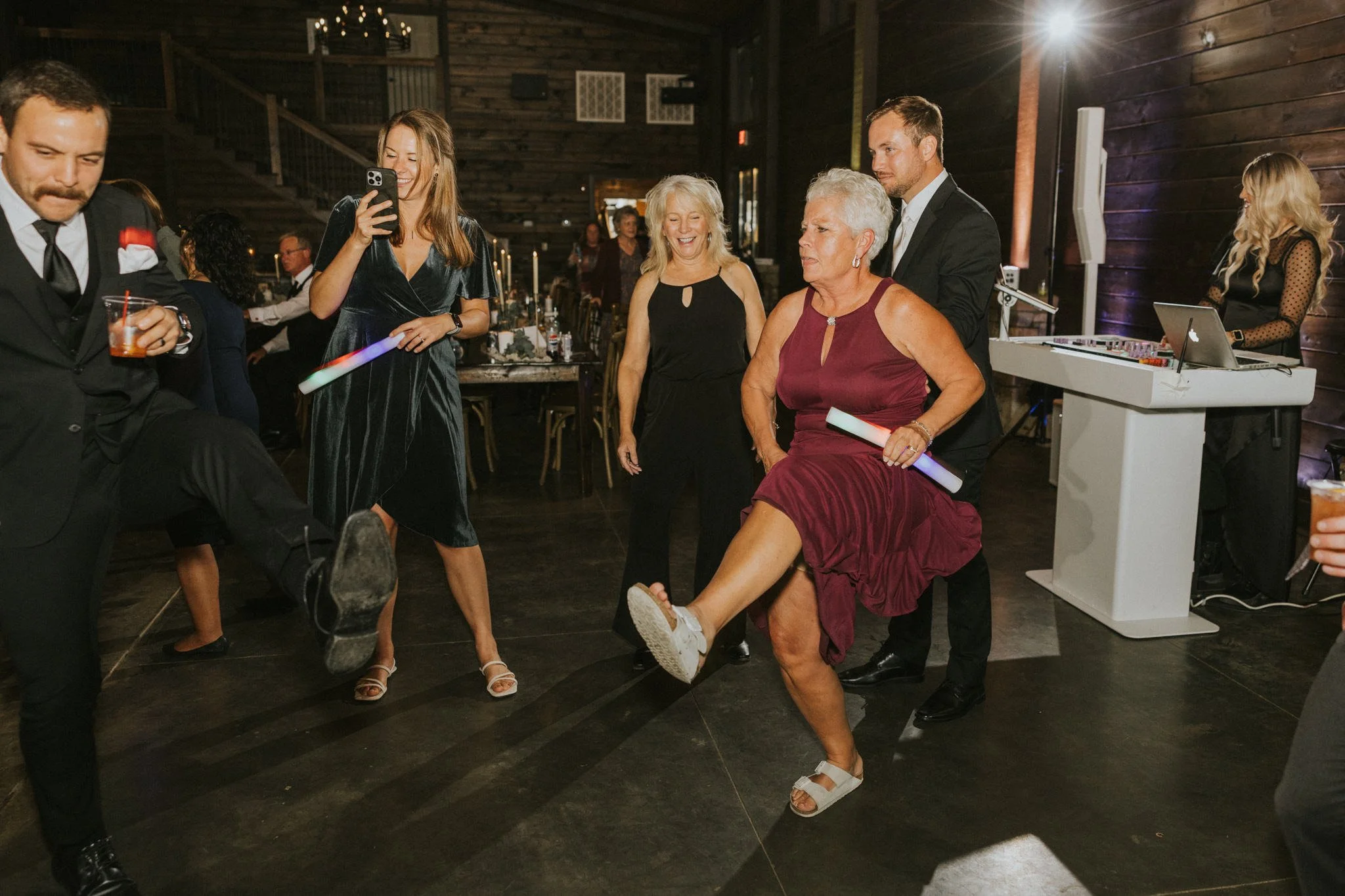 sugar-hollow-retreat-fall-wedding-butler-tennessee-boone-north-carolina-smoky-mountain-katy-sergent-photography-129.jpg